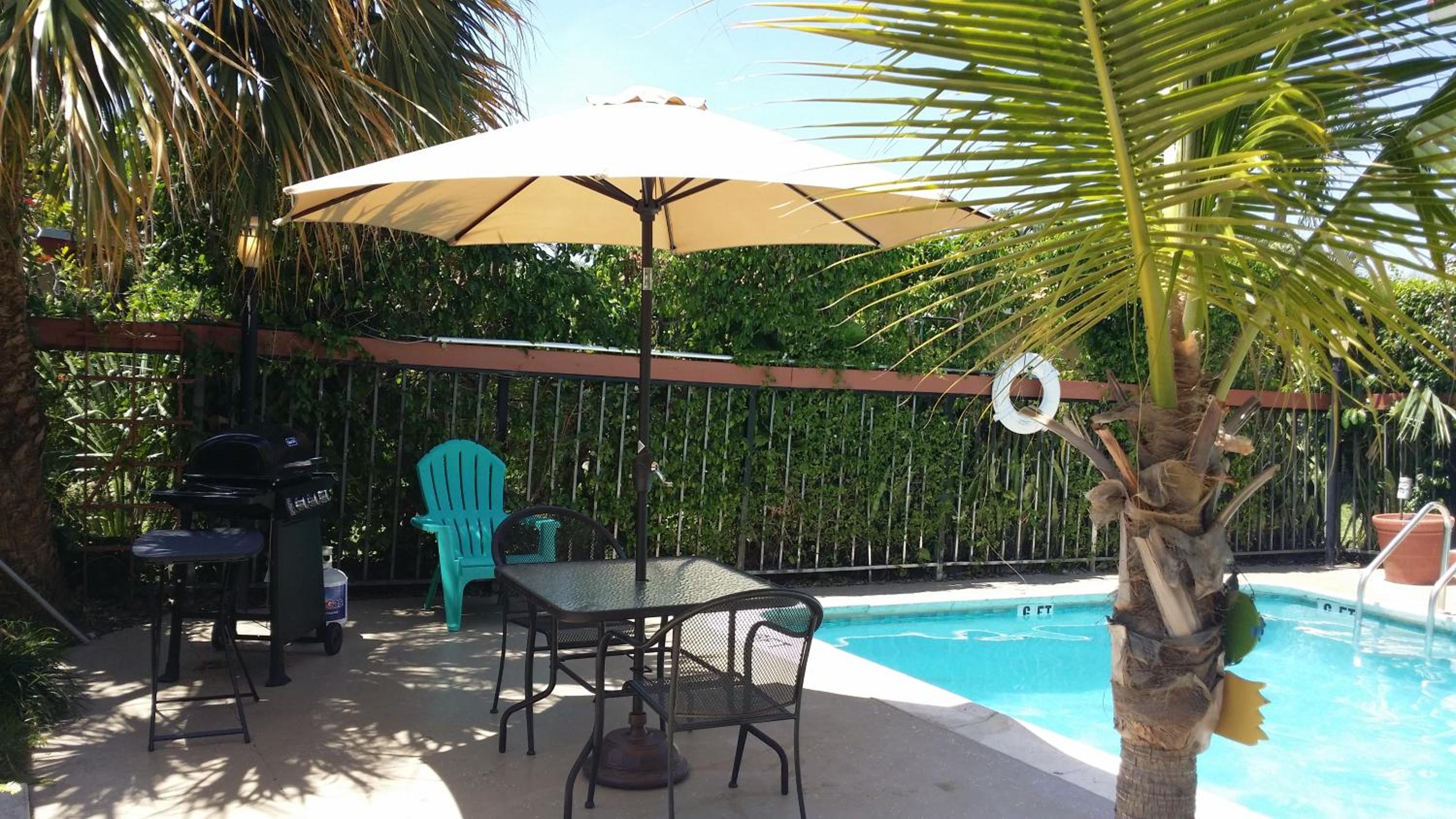Palm Breeze Hotel