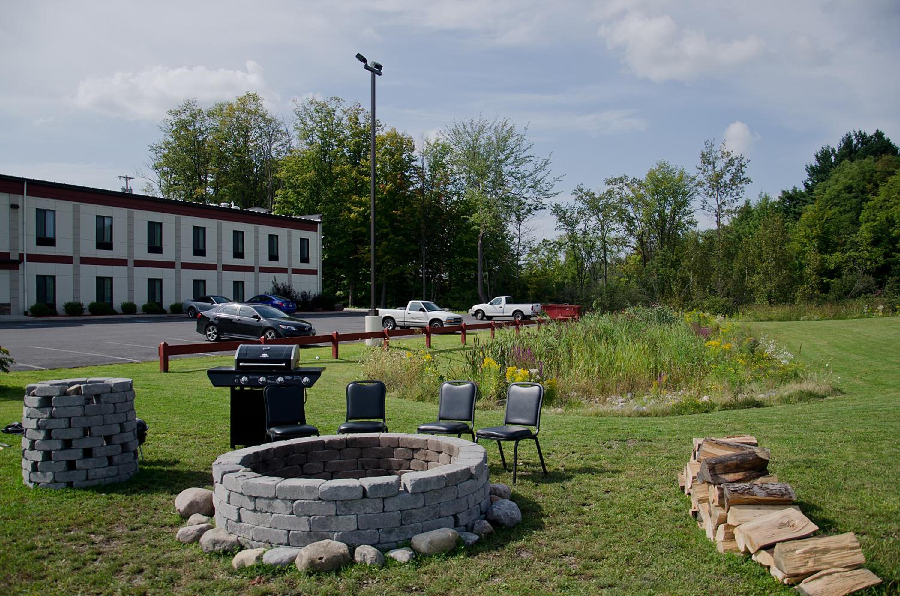 Pleasant Night Inn Carthage Near Fort Drum