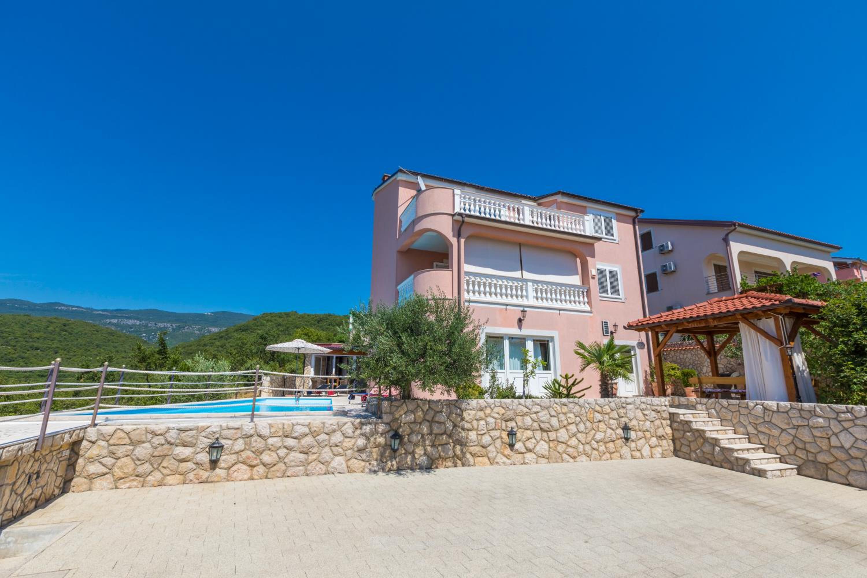 Villa M