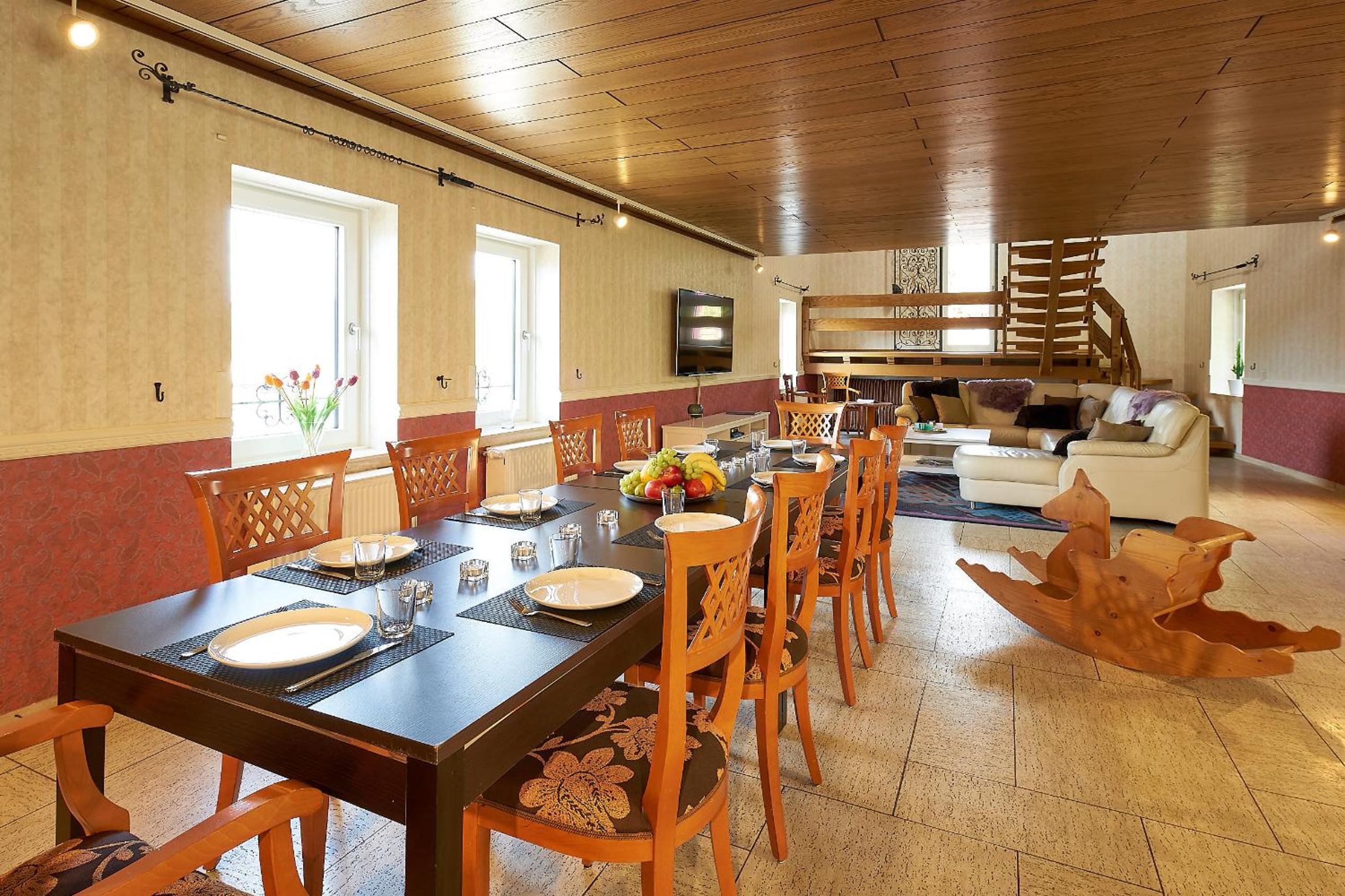 dining