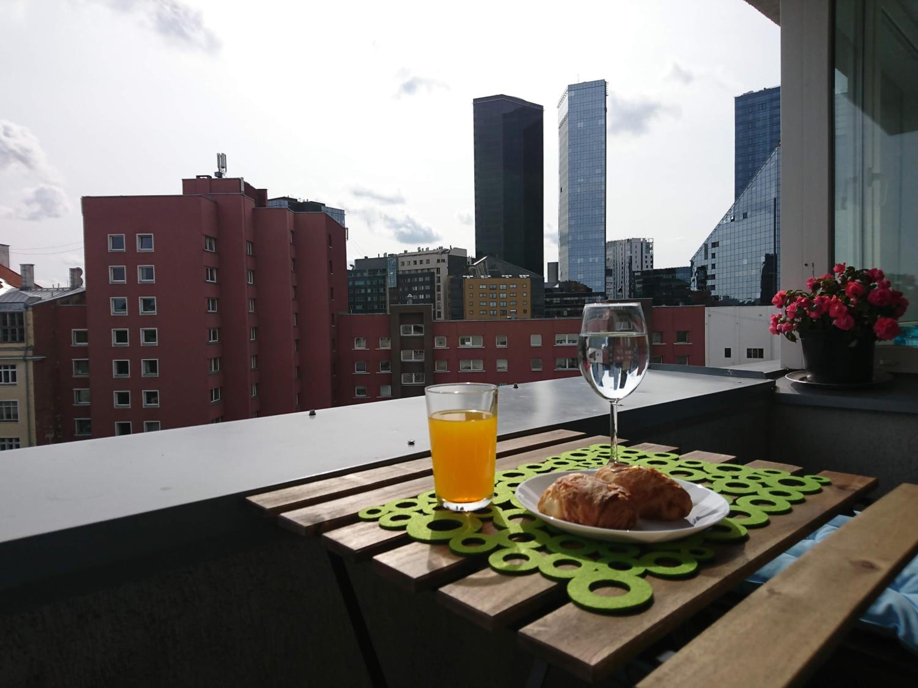 City center Raua apartment with balcony view 5