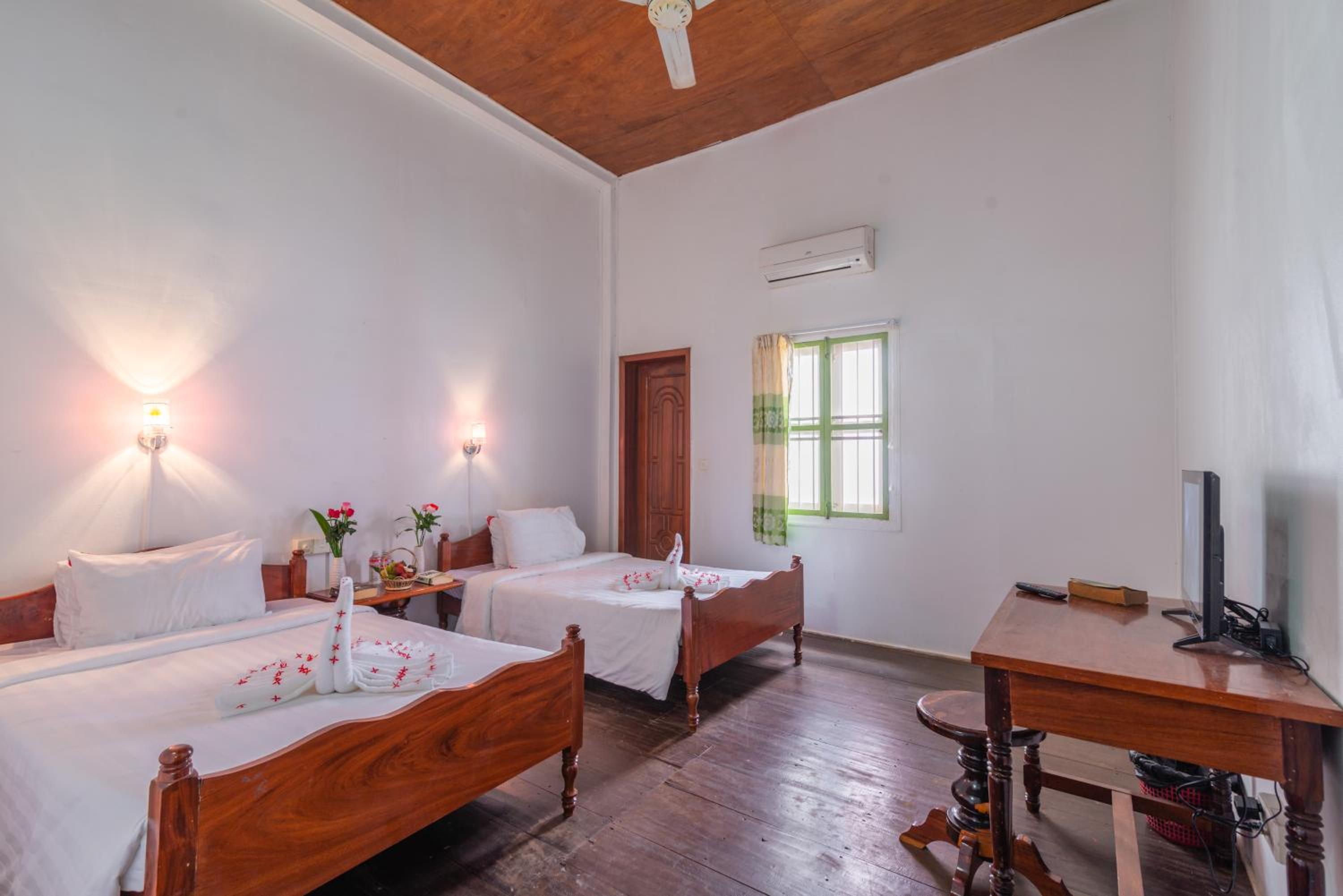 Five Rose Siem Reap Hostel