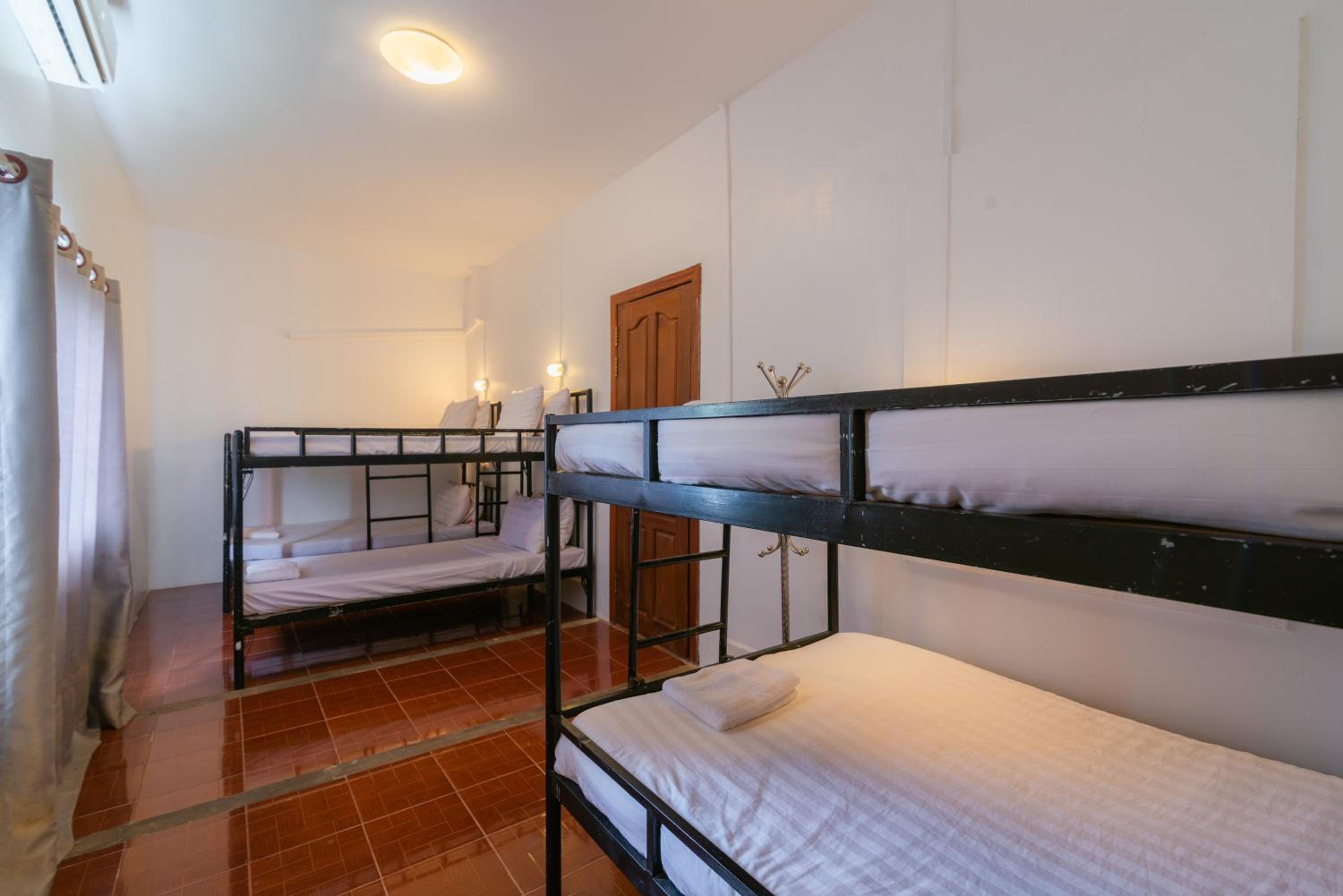Five Rose Siem Reap Hostel