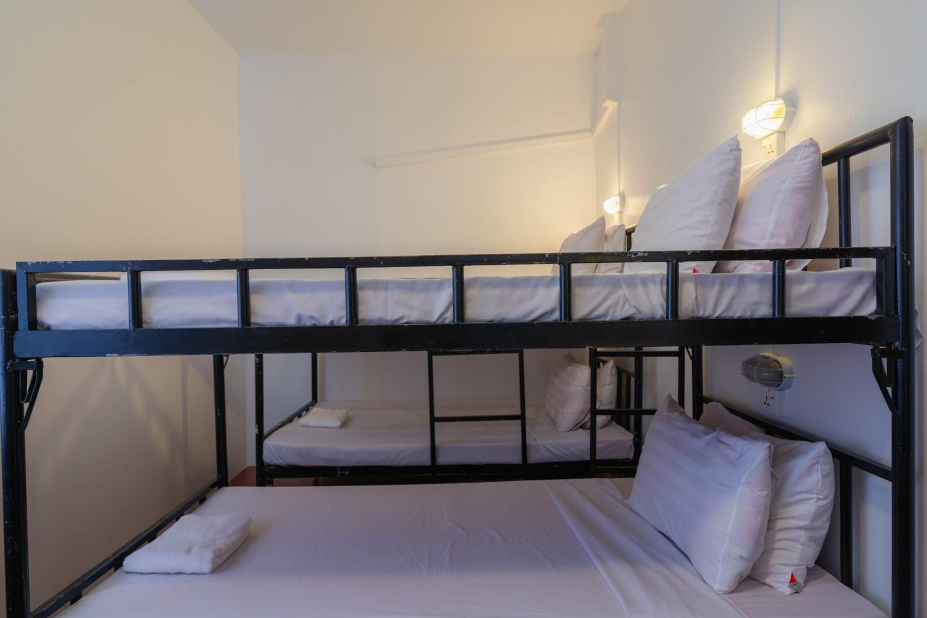 Five Rose Siem Reap Hostel
