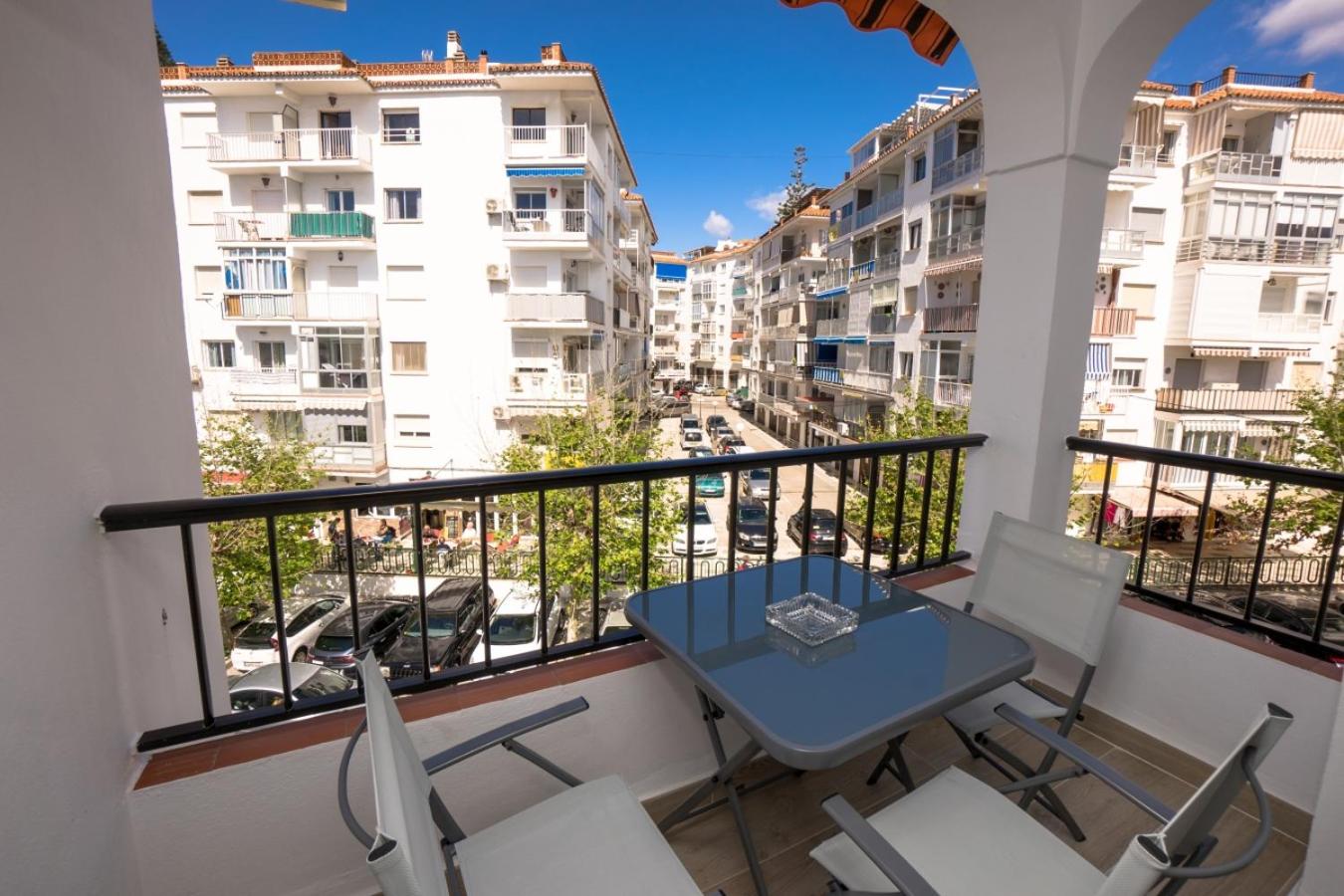 PALMERAS 80 MENYBER view 3