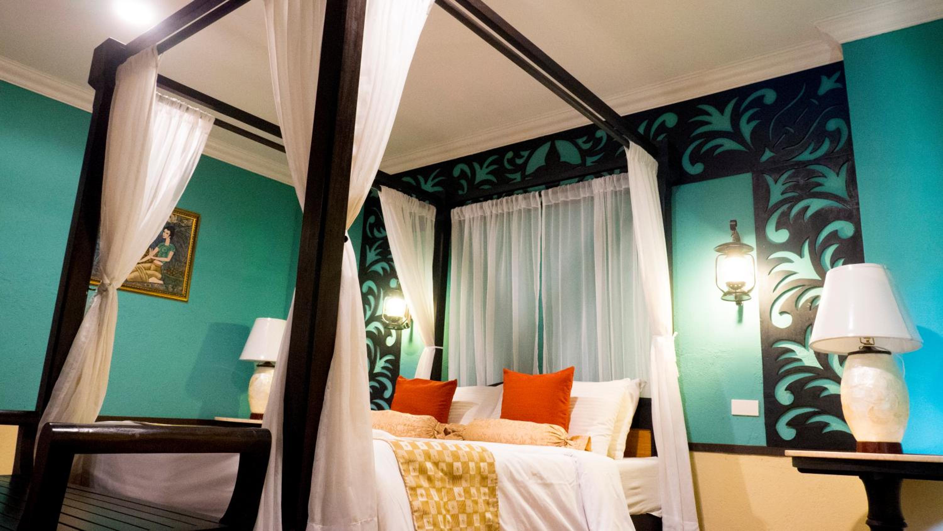 Playa Tropical Resort Hotel