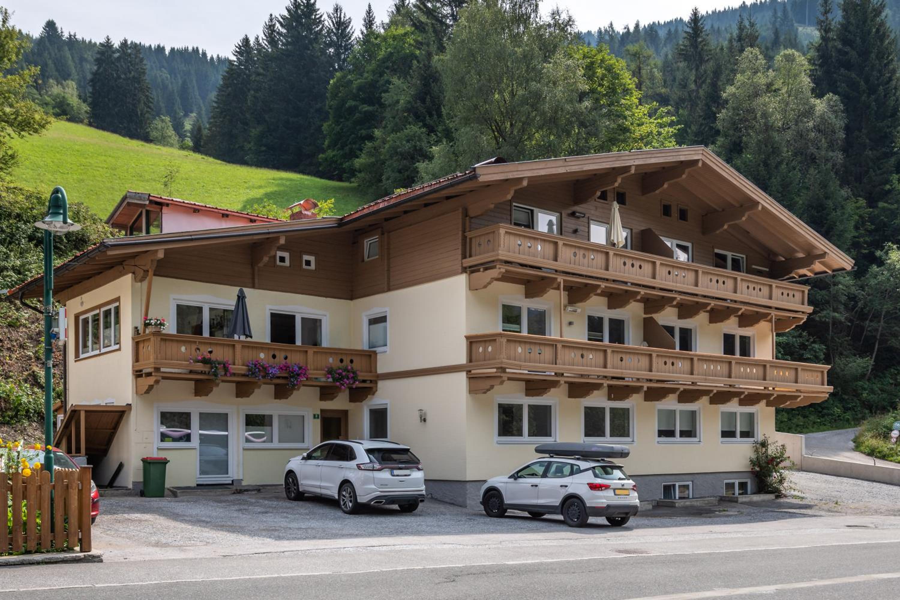 Haus Dienten Apartments Hochkönig