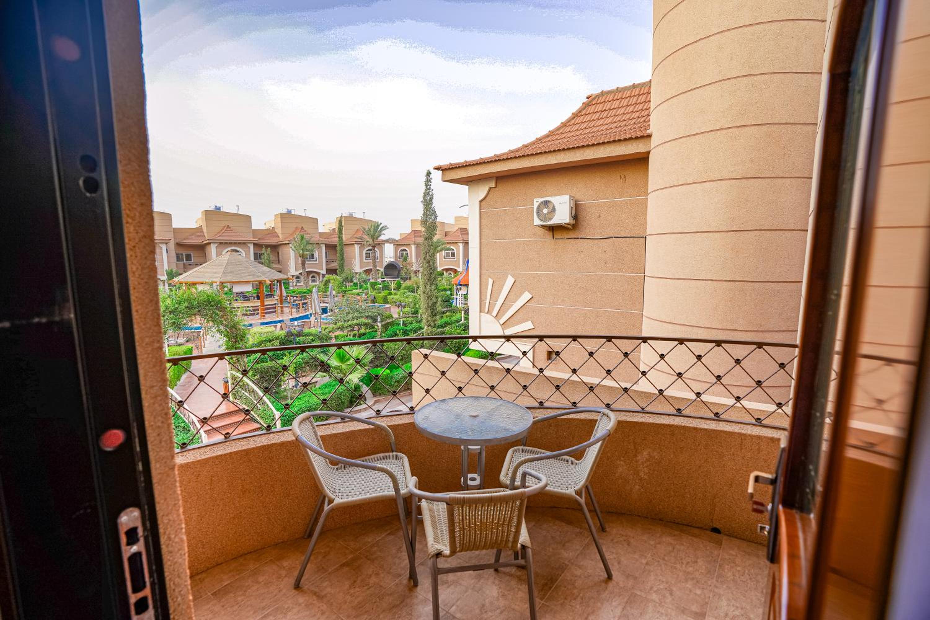 Meral Oasis Hotel Villas