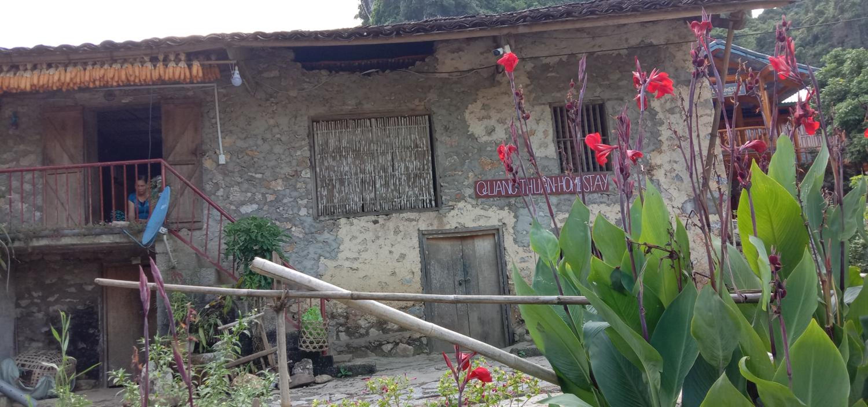 Quang Thuận Bản Giốc Homestay