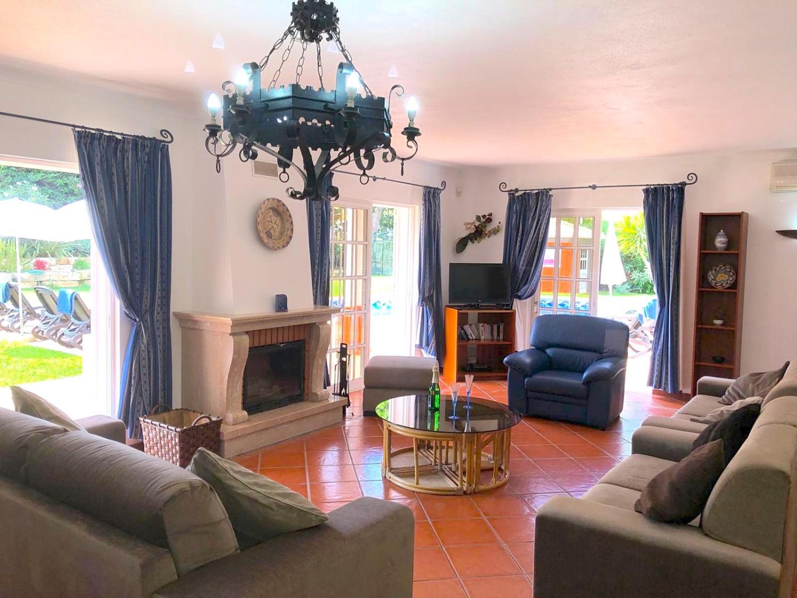 5 Bedroom Private Villa Tenazinha III, pool, garden, BBQ photo 5