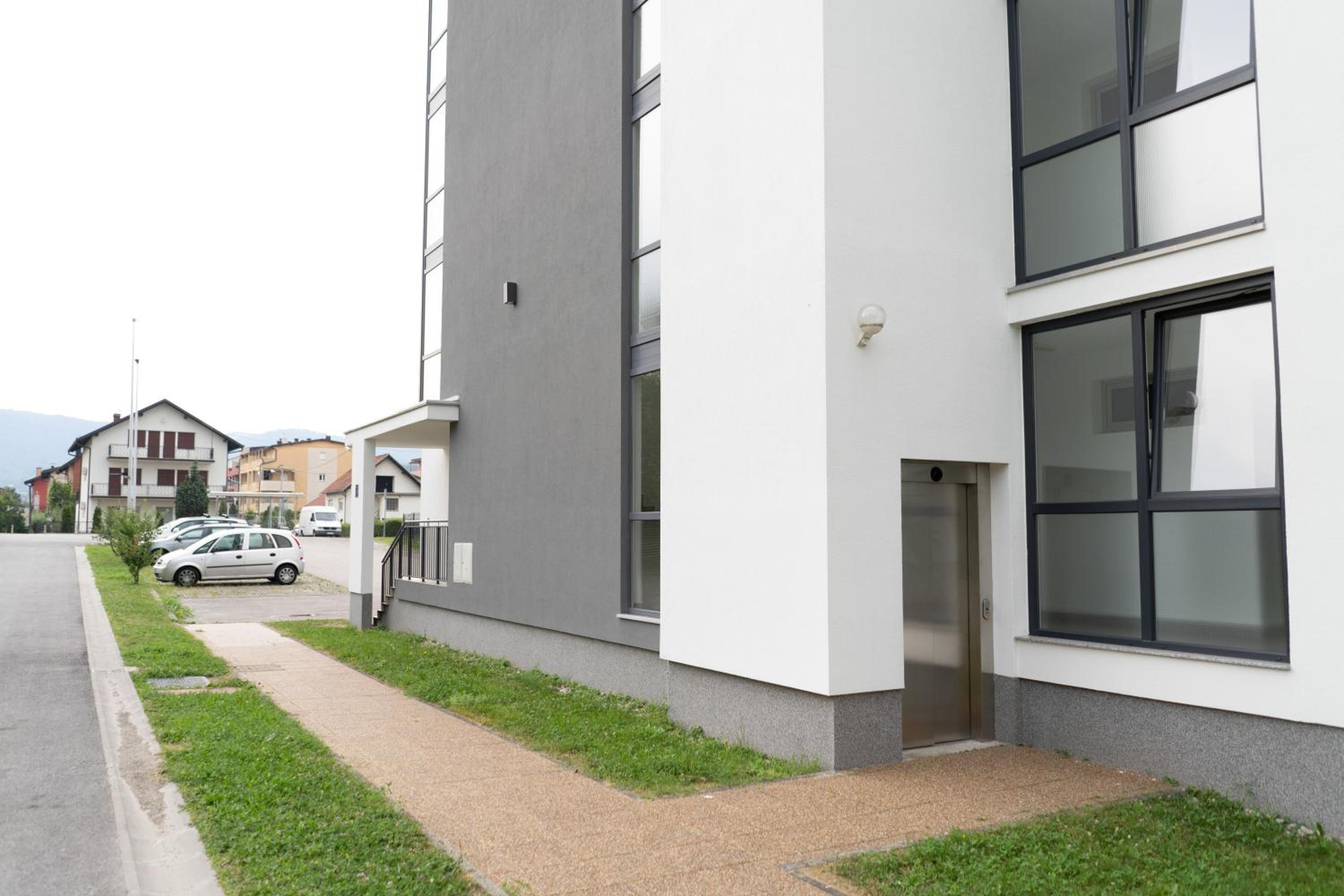 Hotel Jacuzzi Studio Apartman Mare's