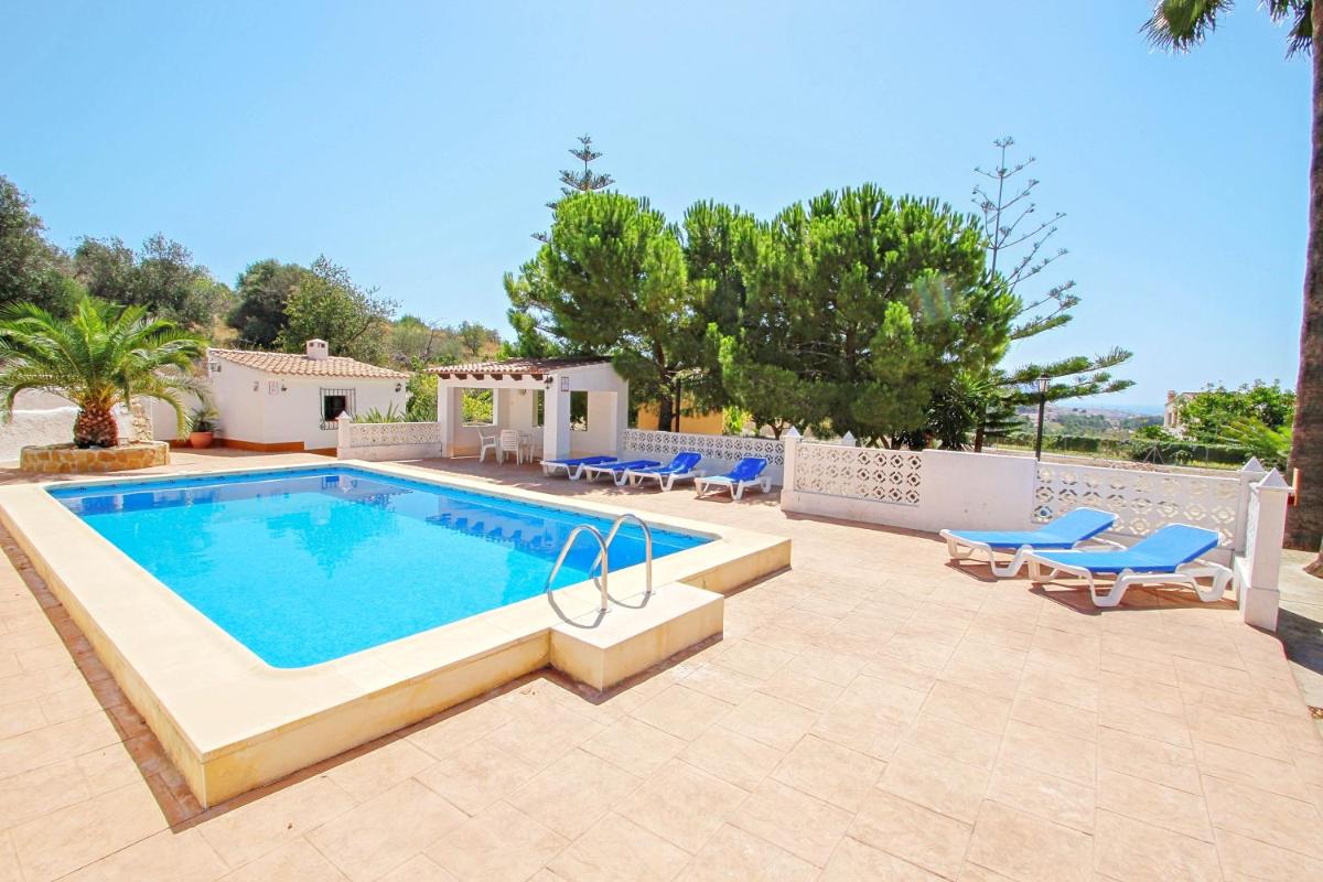 Finca Alhambra - spacious and characterful property in Benissa view 3