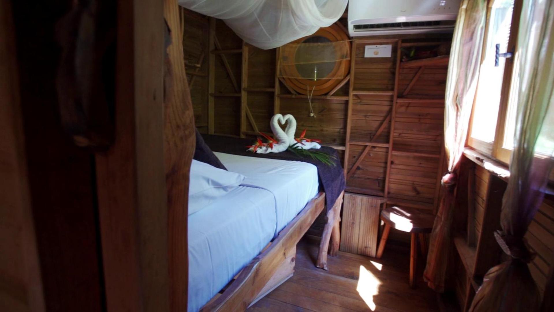 West Indies Cottage, cottages haut de gamme avec piscine, jacuzzi et vue jungle