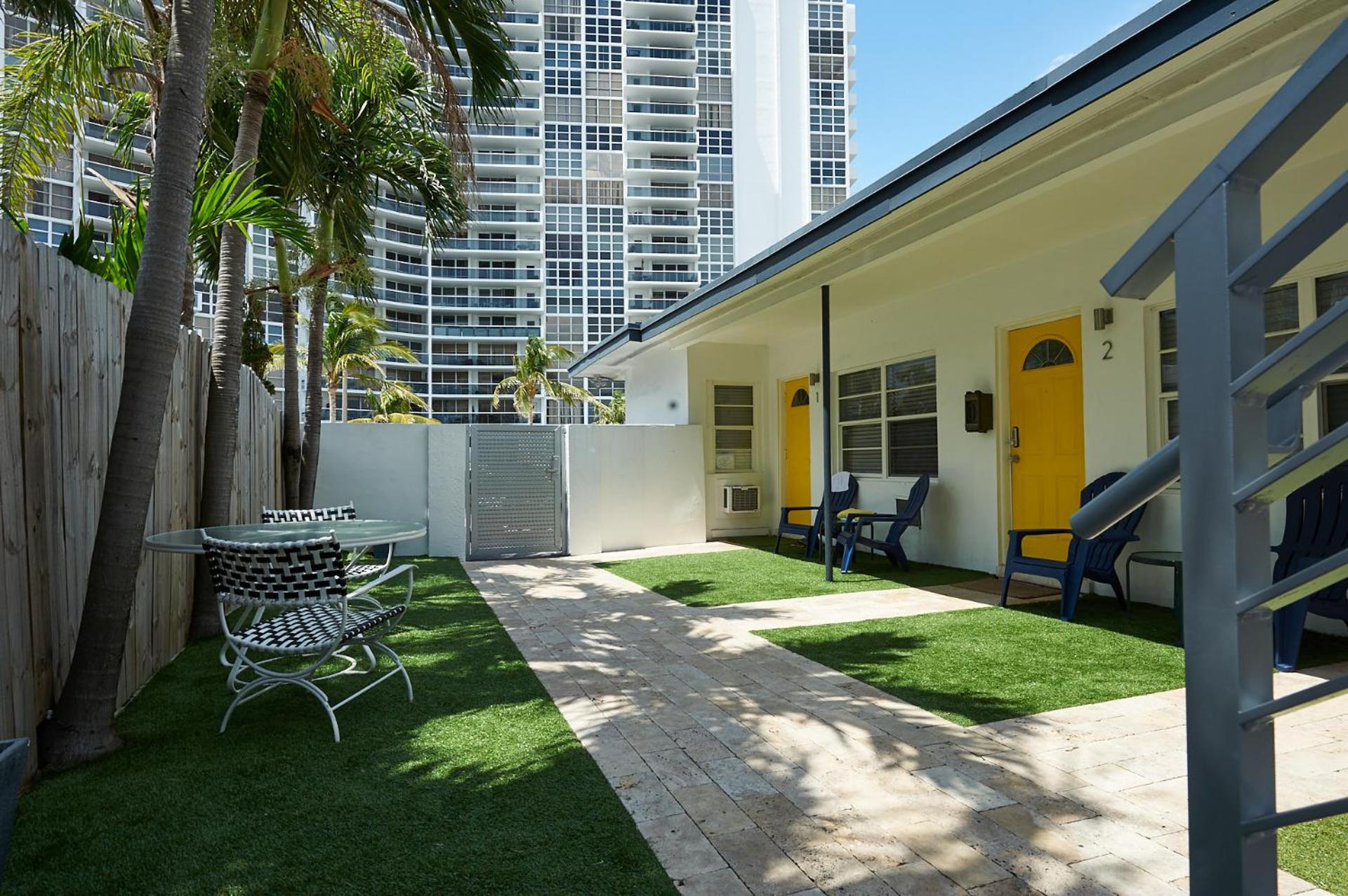 3 bedrooms apartment step from the beach view 2
