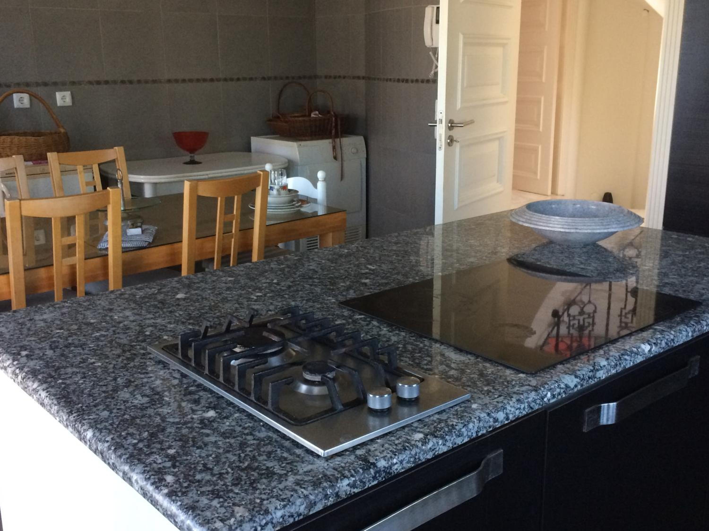 Sunny Suites Golf and Free Parking Guest House view 3