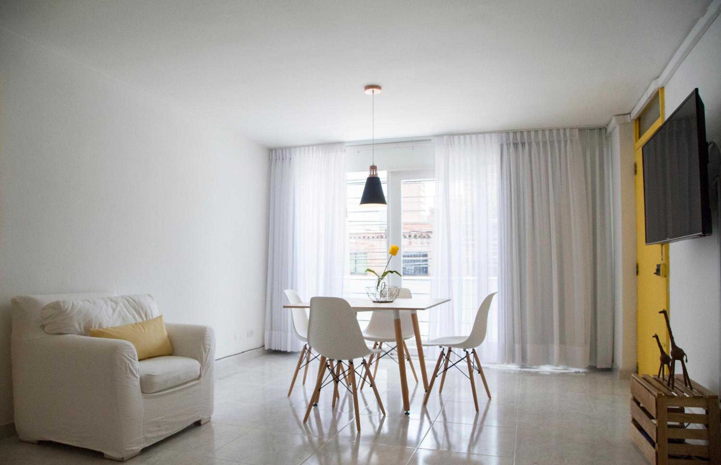 Home Aris Apartments 201