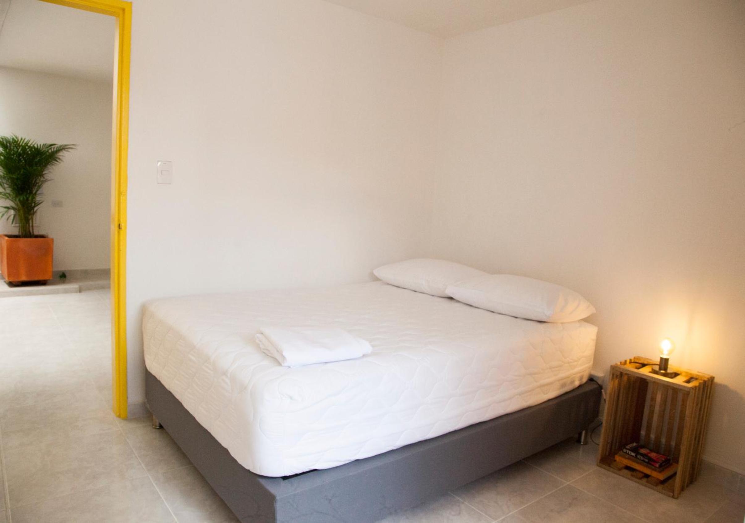 Home Aris Apartments 201