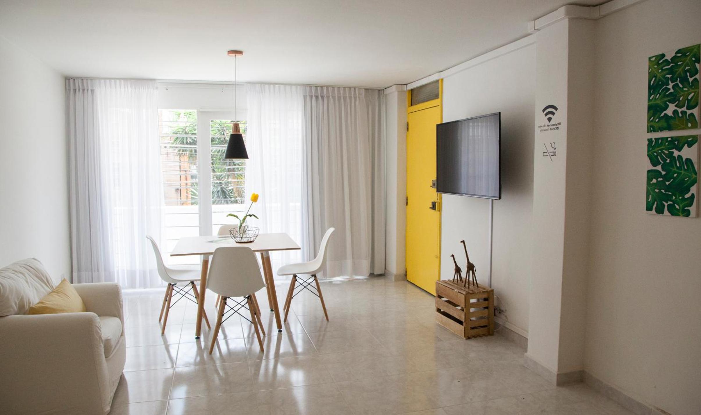 Home Aris Apartments 201