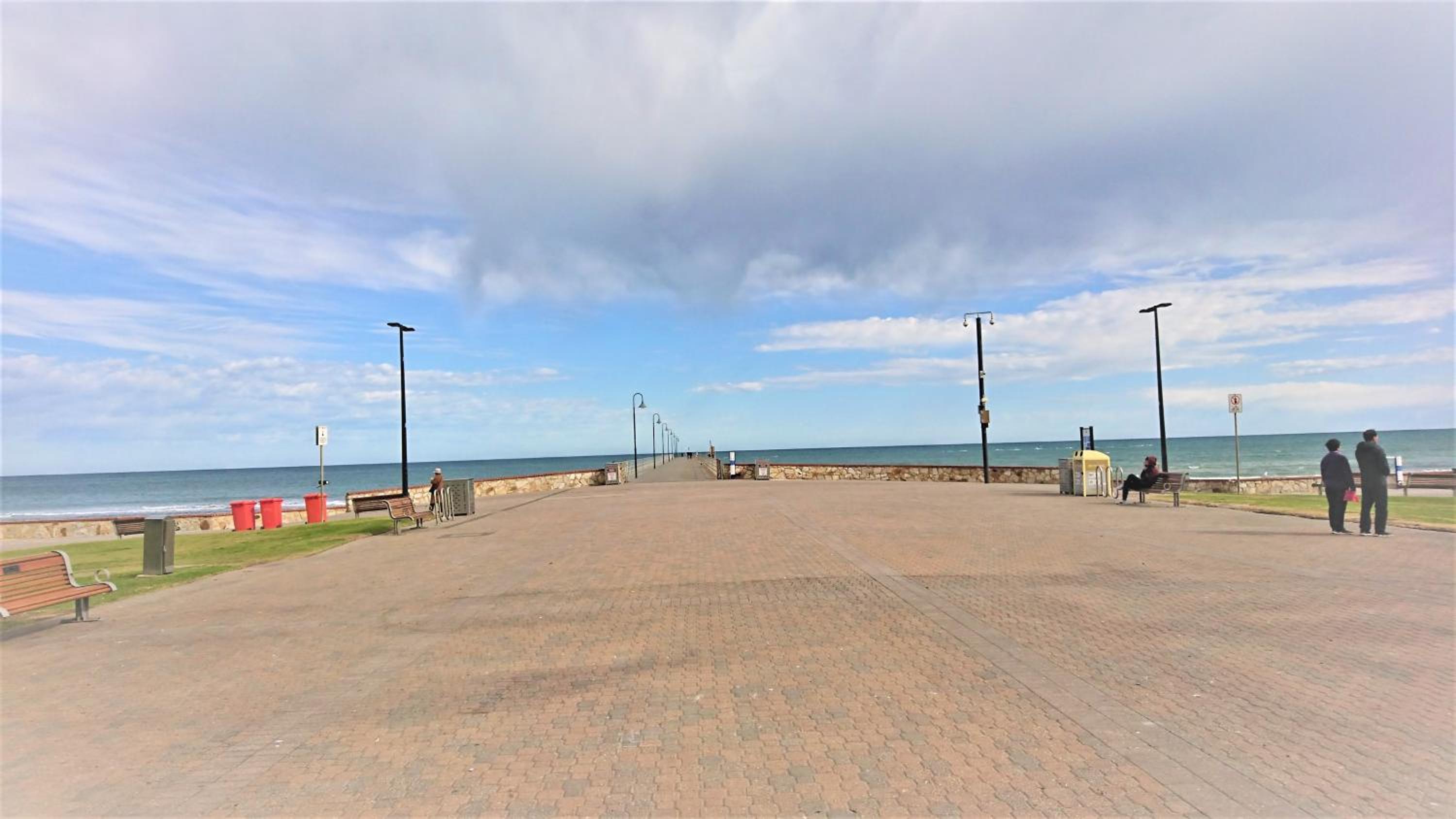 Hi 5 Glenelg Studio Apartment