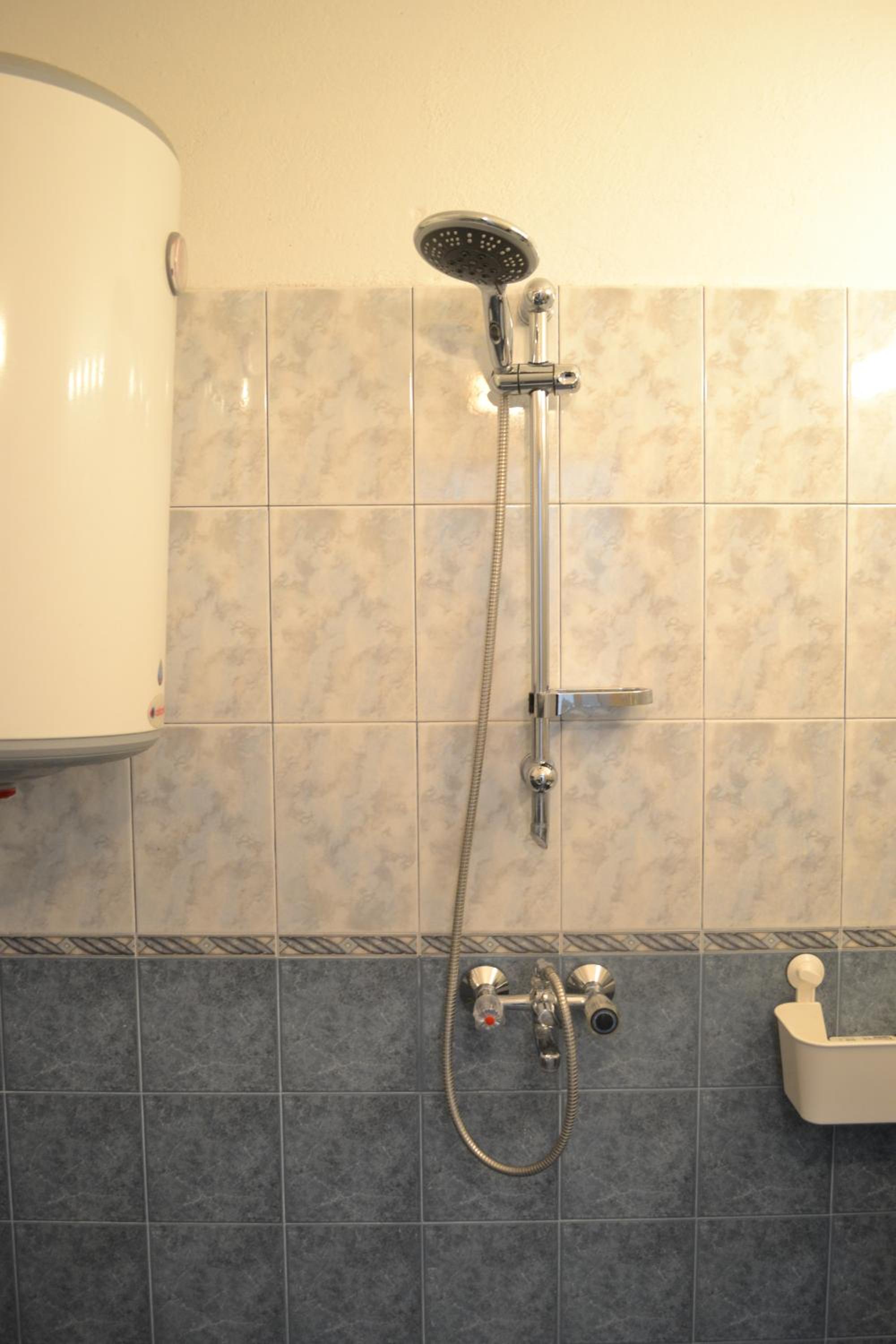 Photo 33