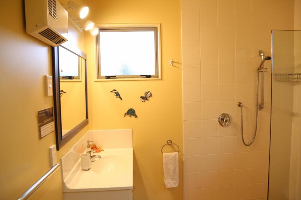 Gems Seaside Lodge view 4
