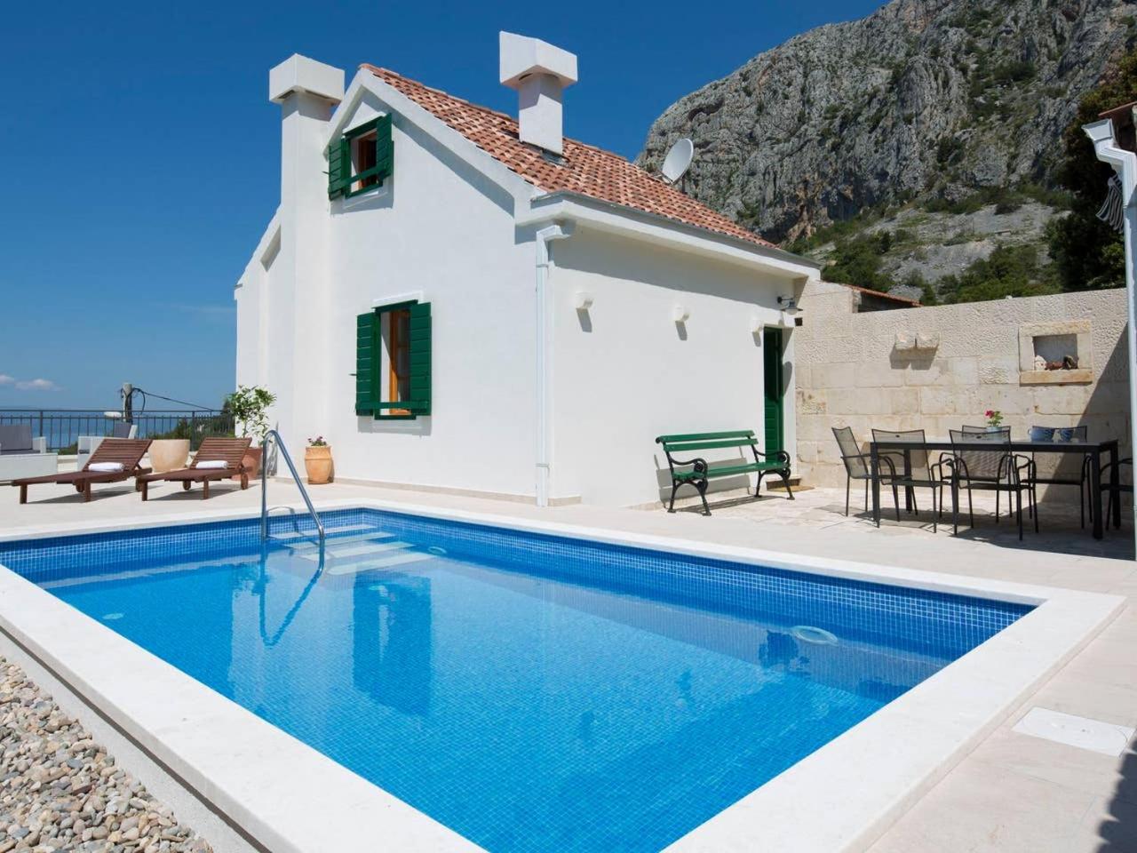 Holiday home Mely view 2