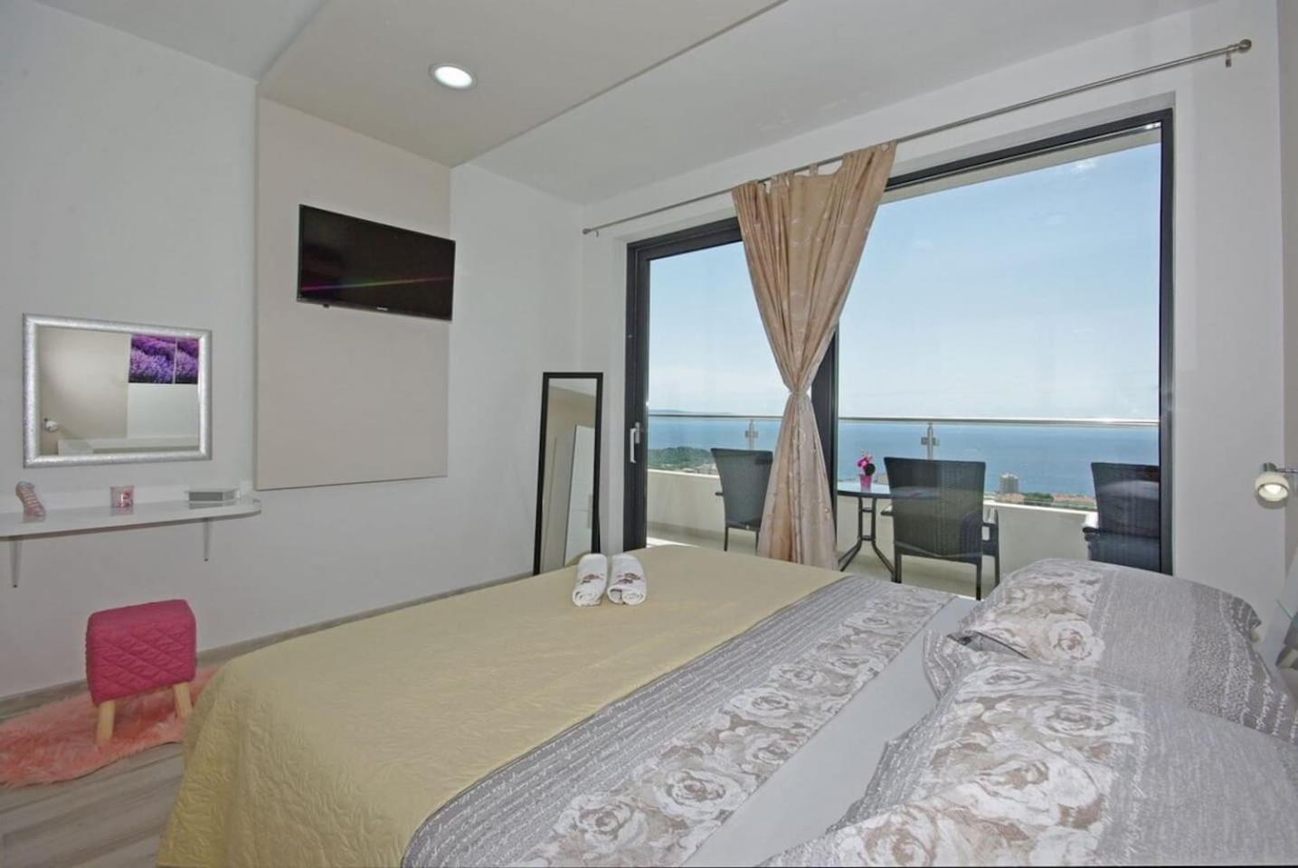 Holiday home Nera view 2