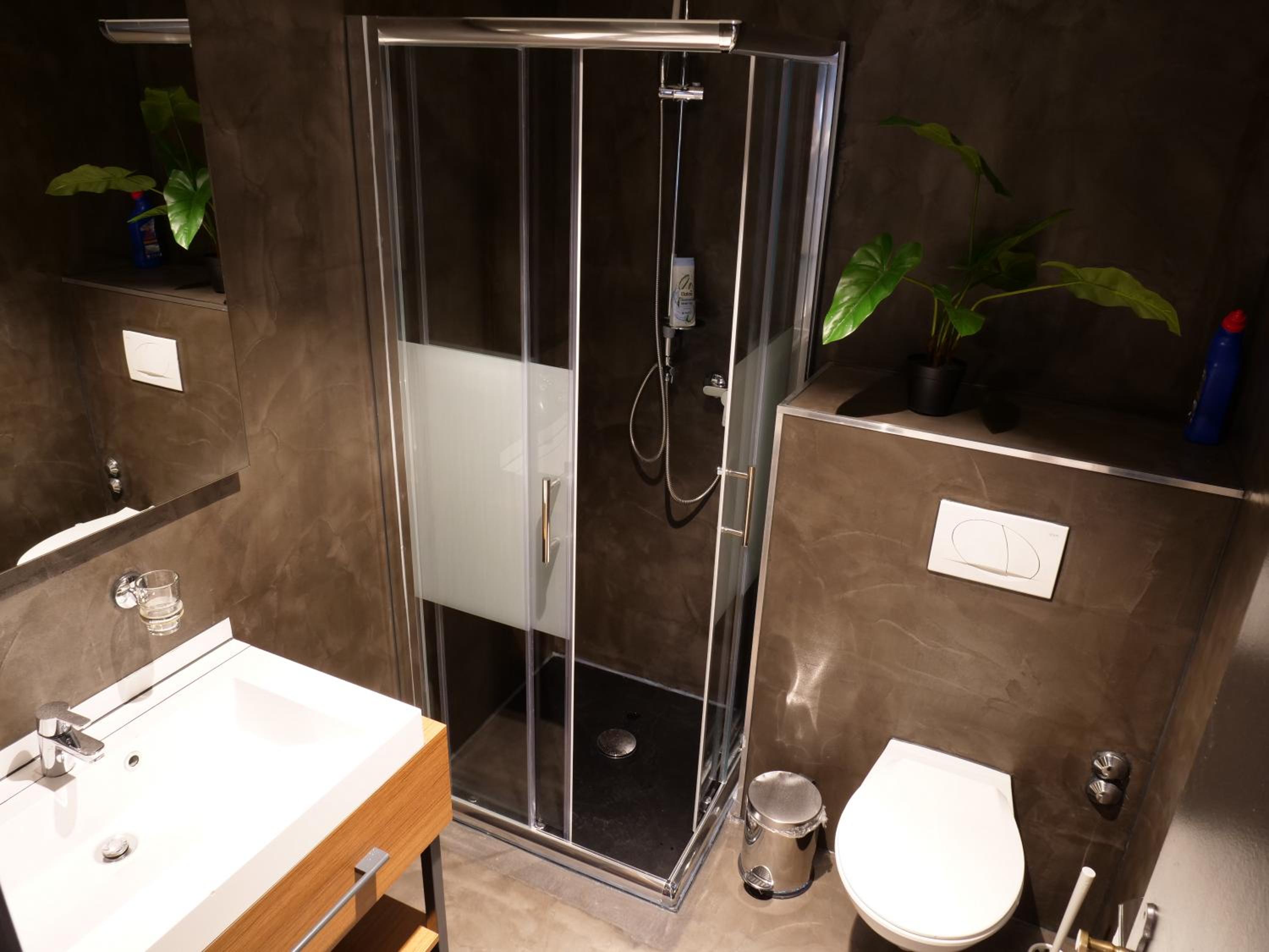 Comfort Apartments by Livingdowntown - Property Image 10