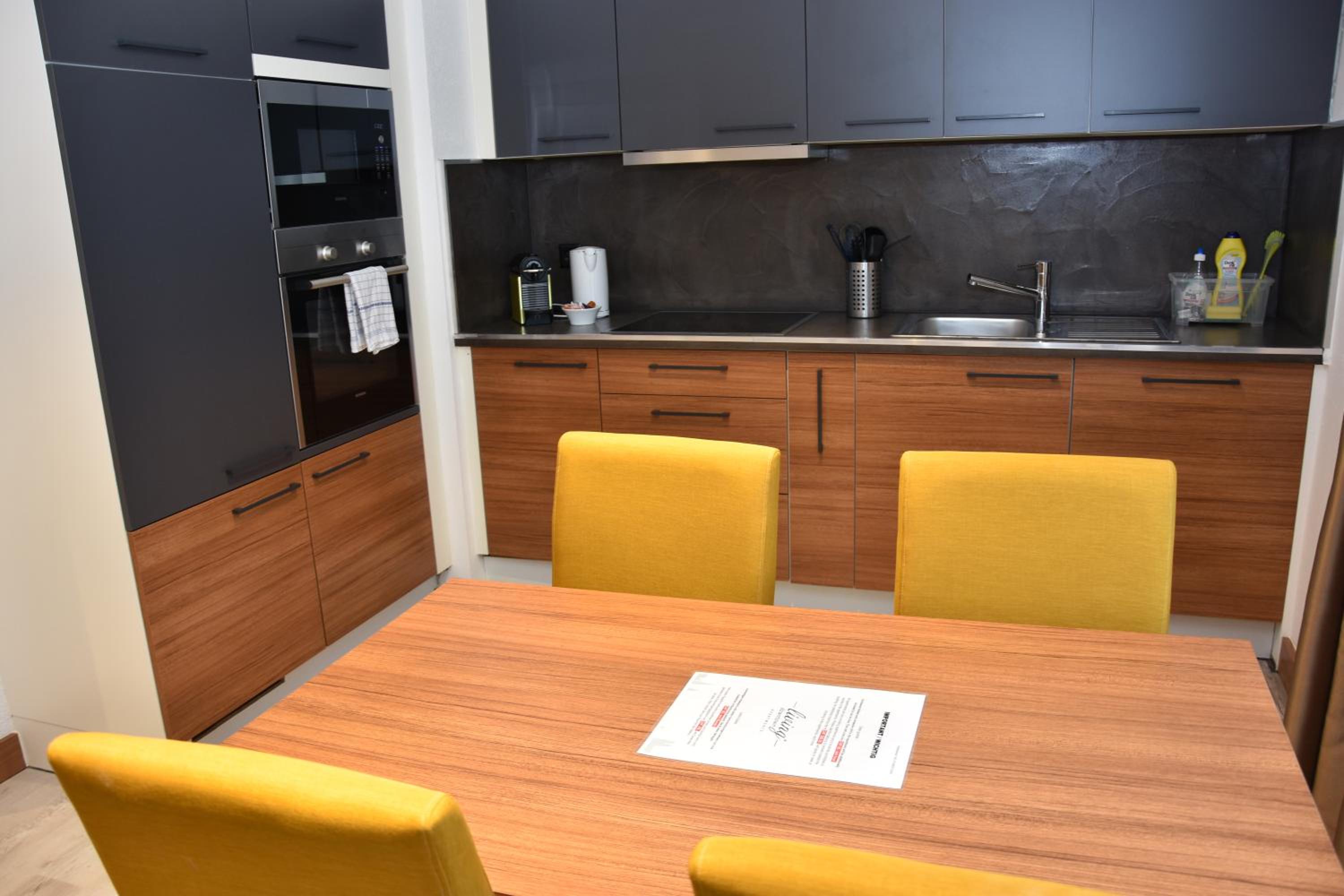 Comfort Apartments by Livingdowntown - Property Image 9