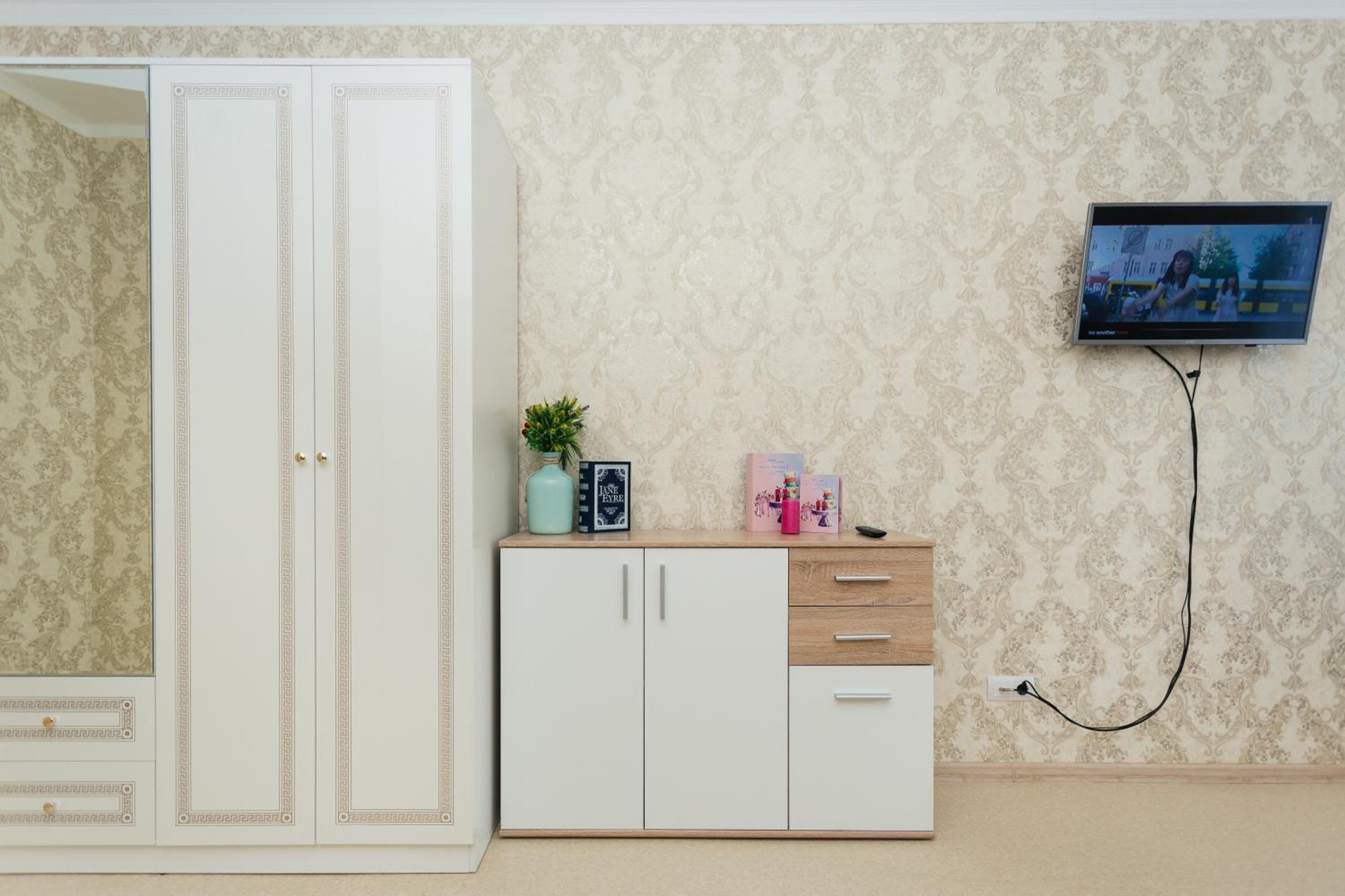 Luxury apart-hotel on Kharkovskaya New Building 6 floor view 3