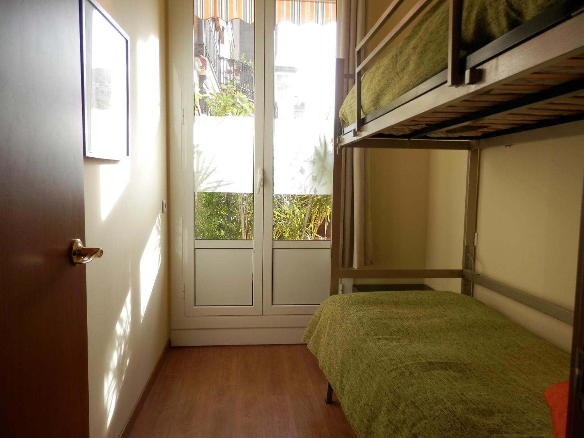 Barcelona Central Garden Hostal