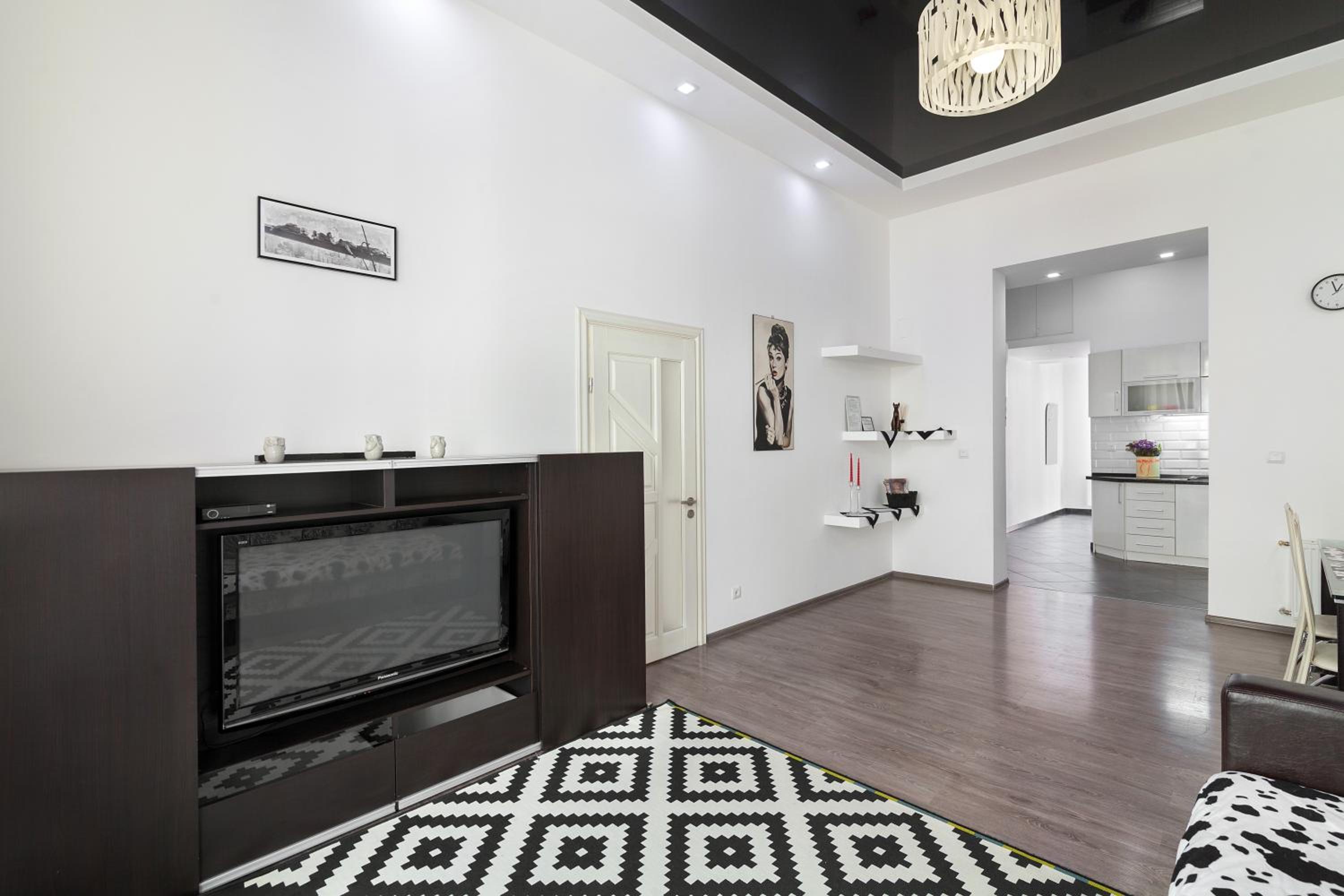 BV Apartments Black&White view 5