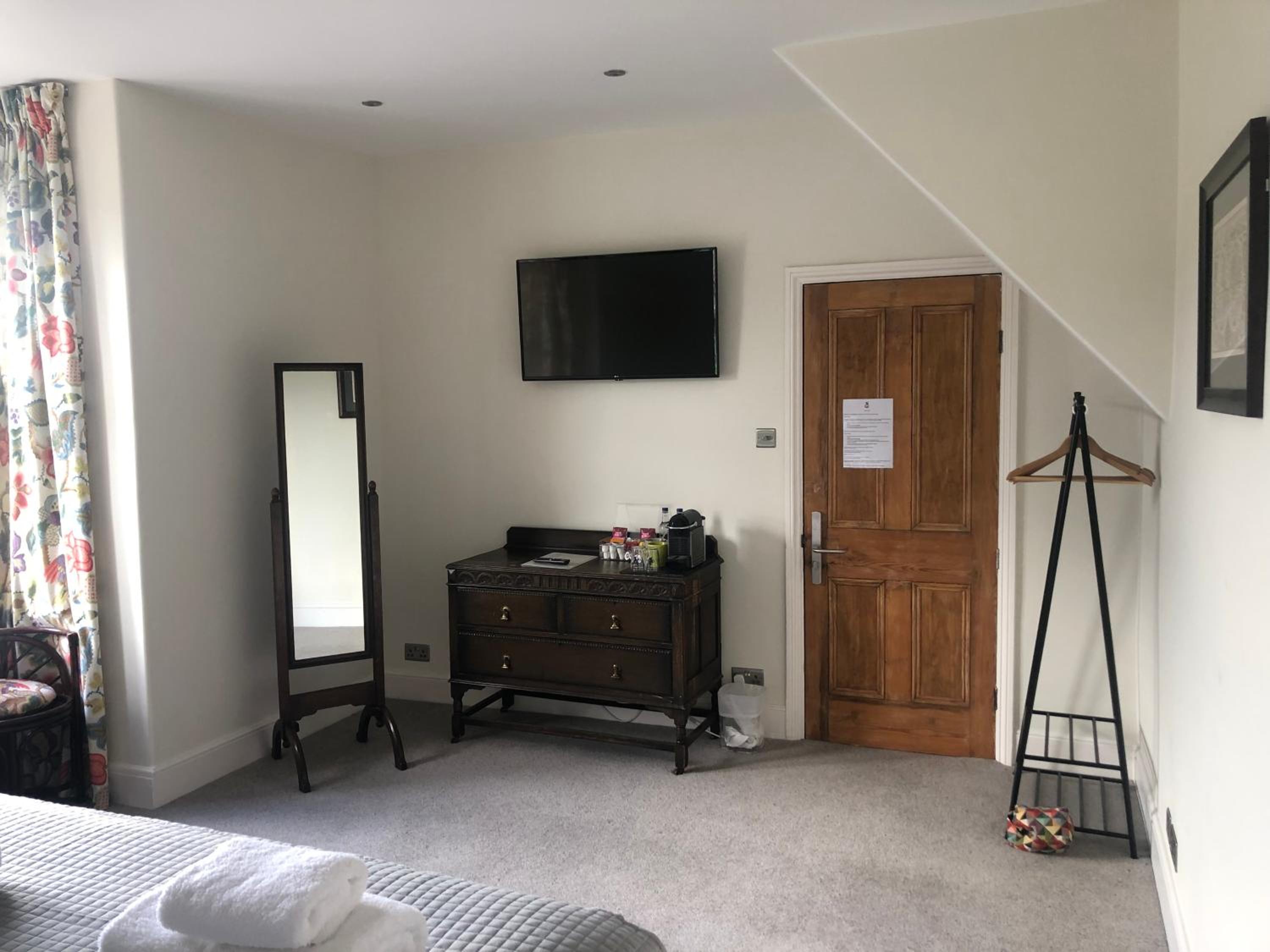 Avenue House view 4