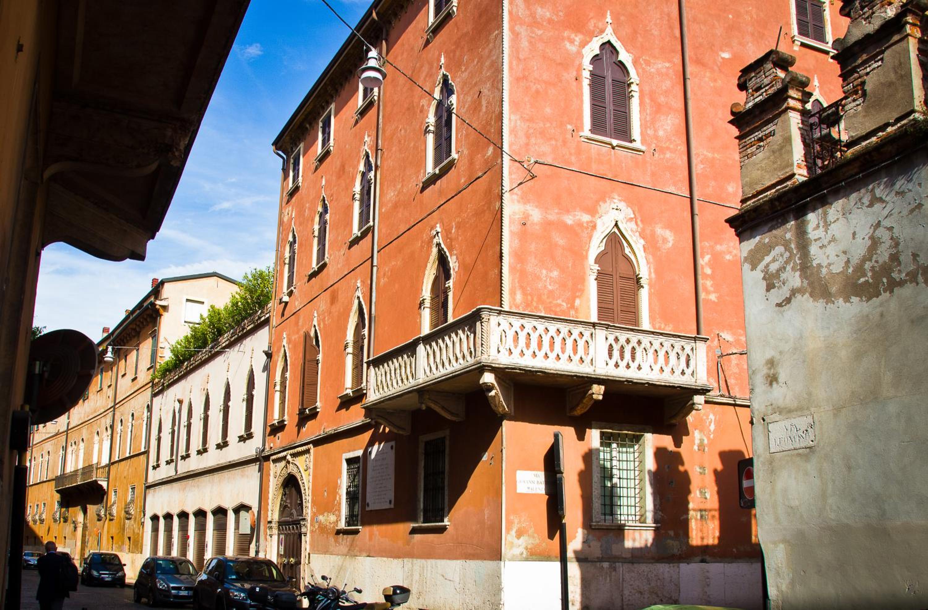 Leoncino Suite view 2