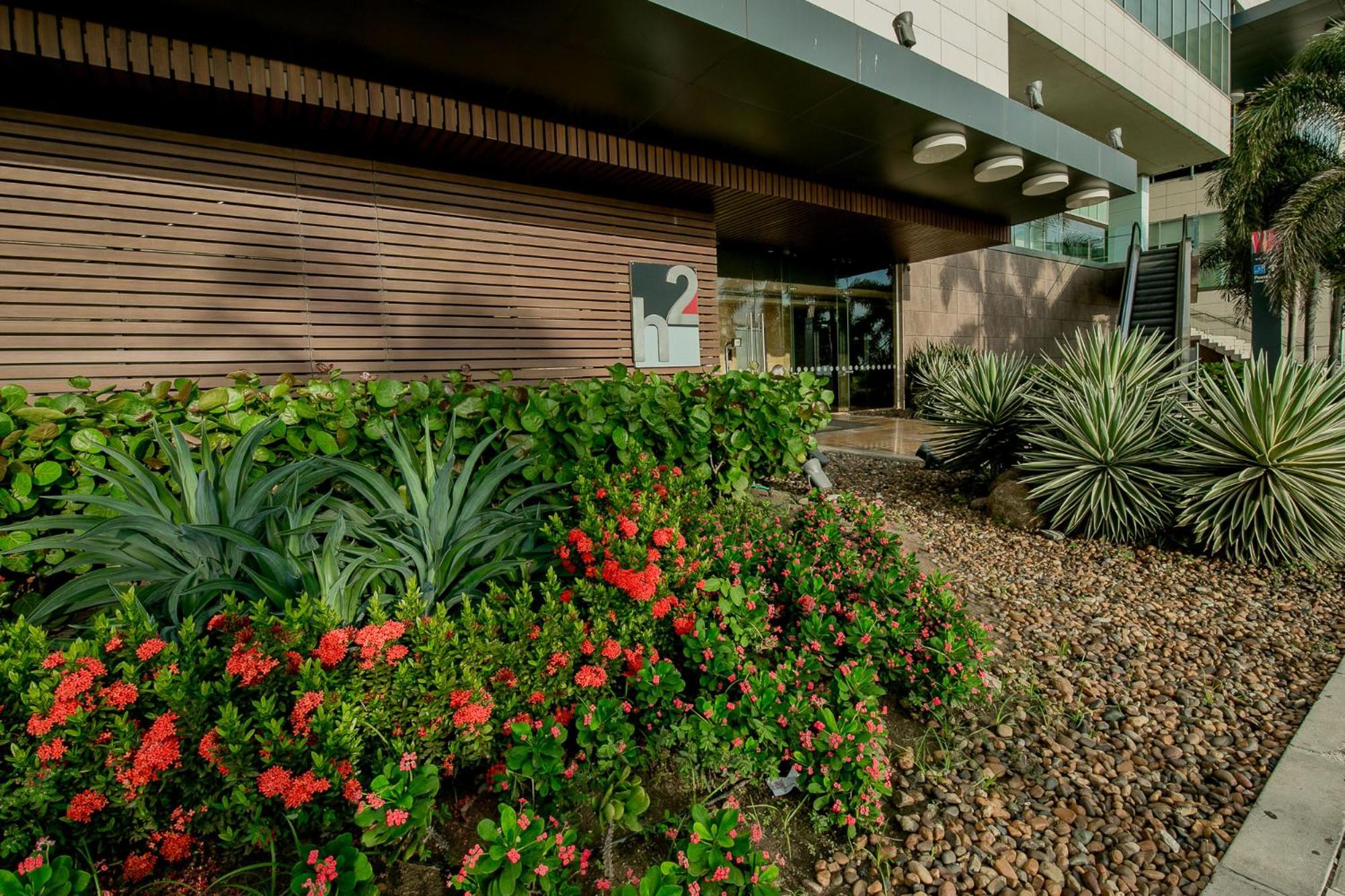 Hotel Apartamento en Lujoso Edificio H2 Plaza Bocagrande - Image 1