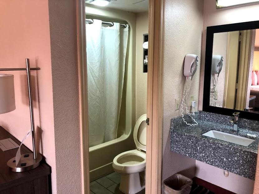 Legacy Inn - Gallatin - Property Image 17