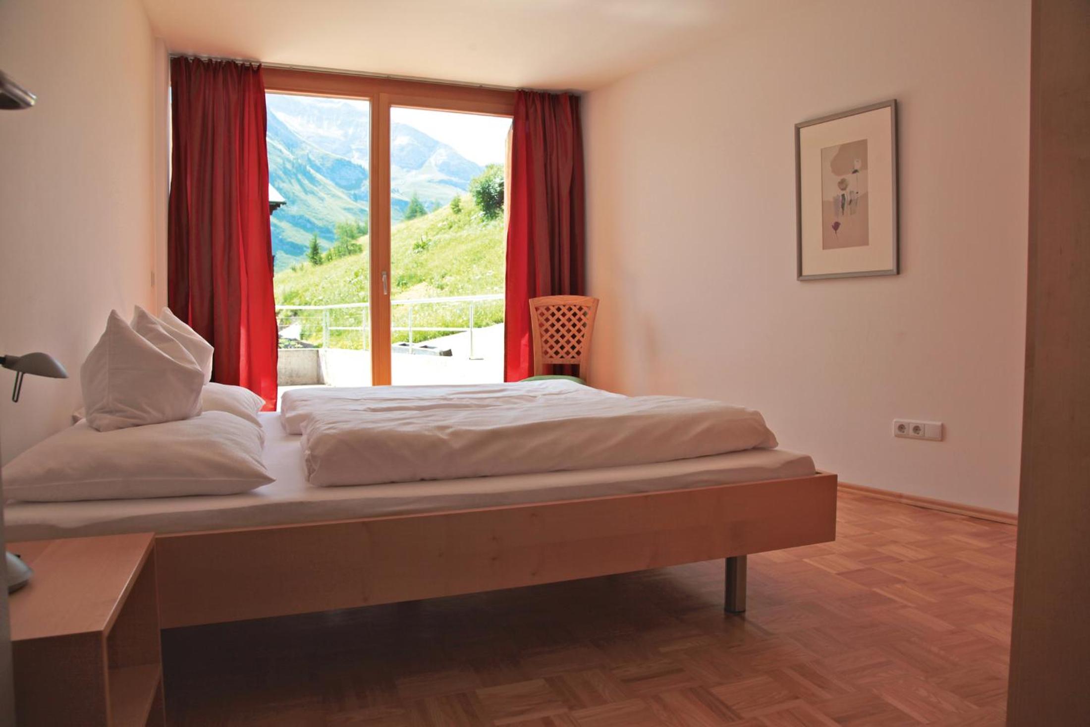 Carolines Appartement Warth - Bergblick, Terrasse, 2 Min Fußweg bis Skilift & Tiefgarage - ideal für Familien und naturverbundene Paare view 5