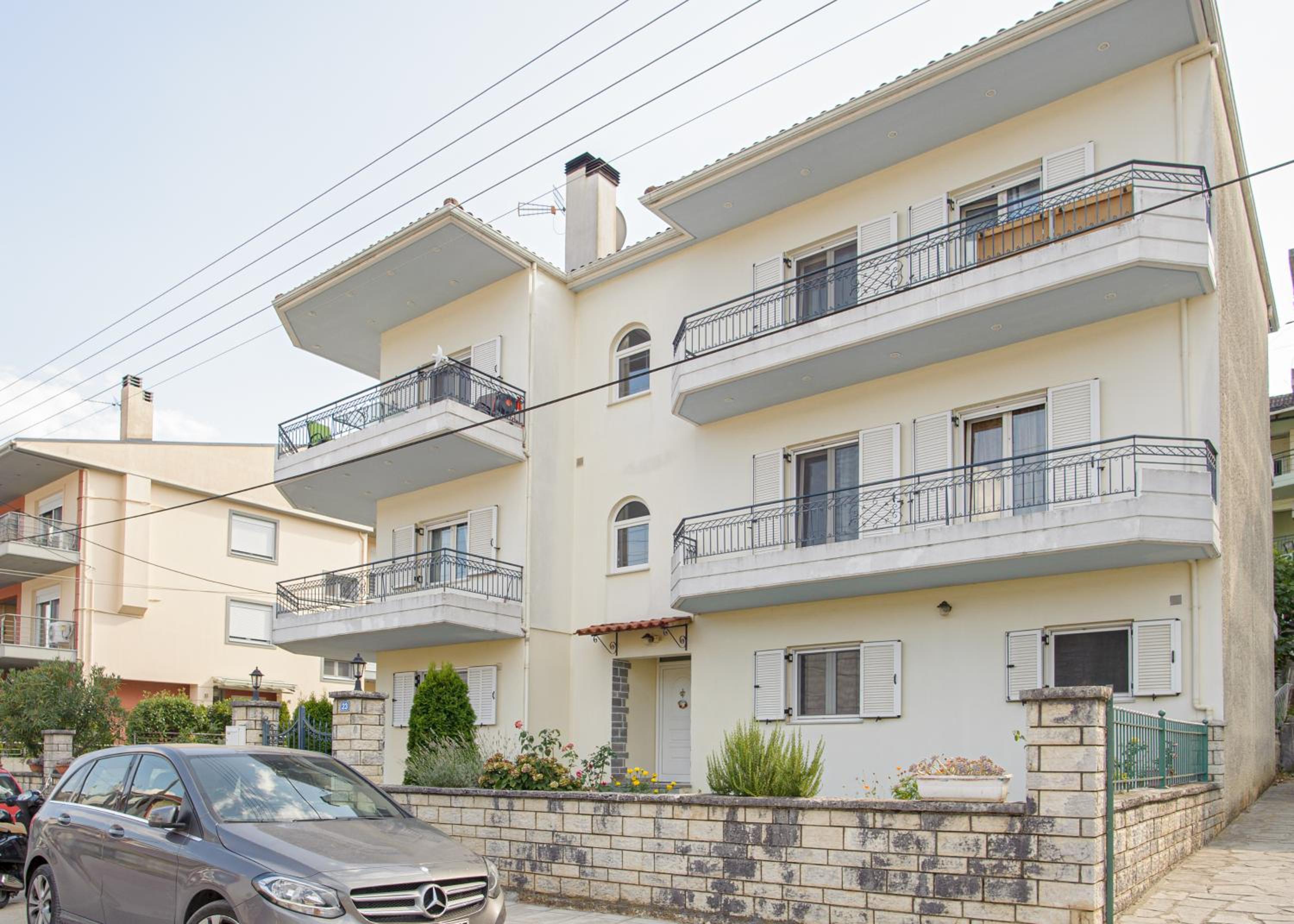 La Casa - traditionally elegant apt 38m2 w prk grd view 4