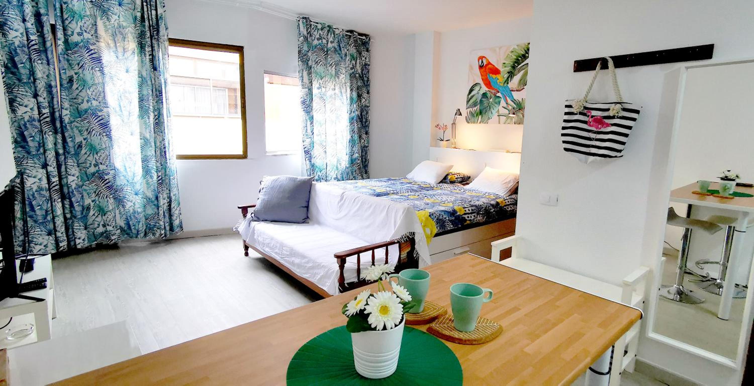 City Beach Home photo 4