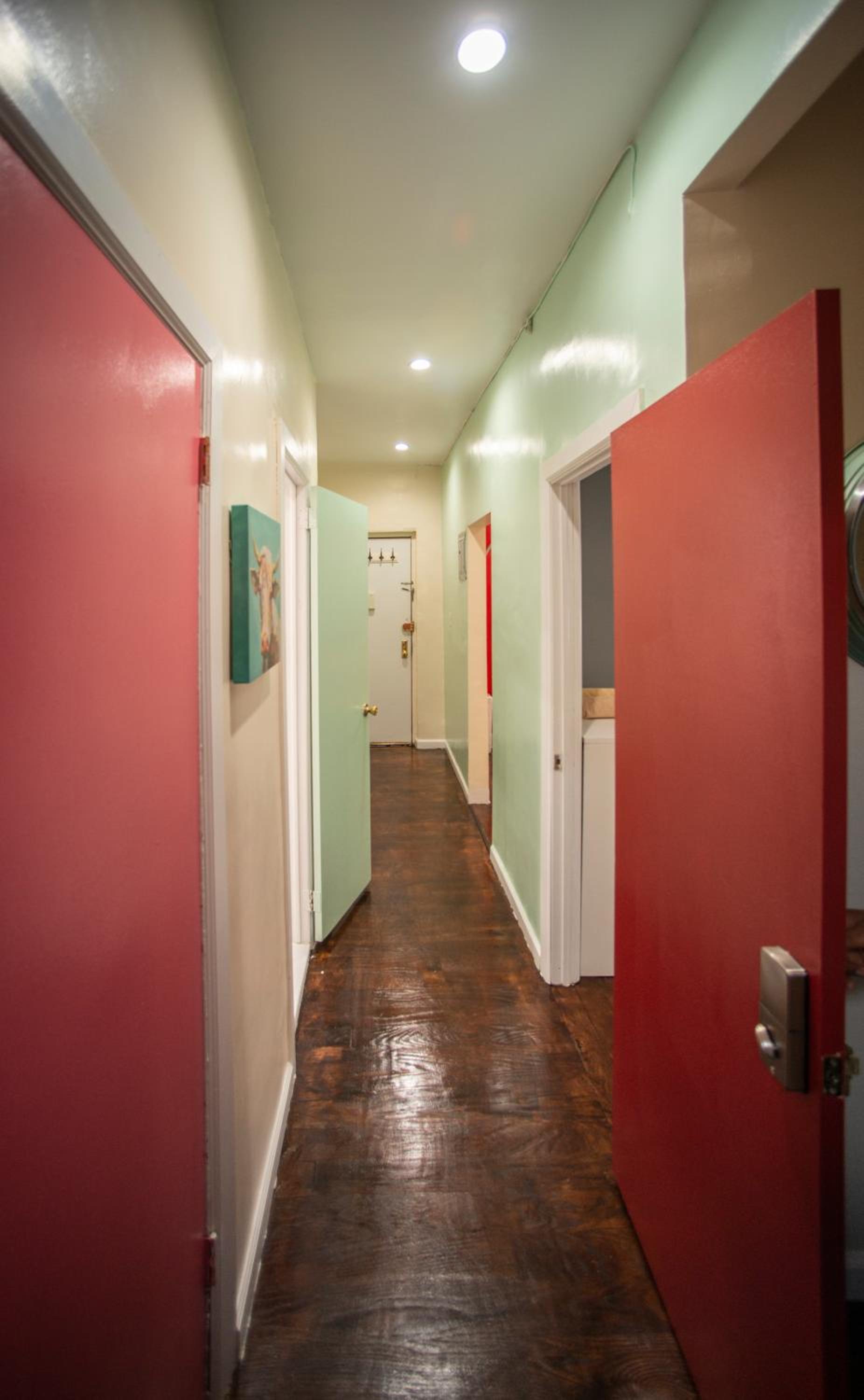 private room in a shared apartment 15 minutes to times square!