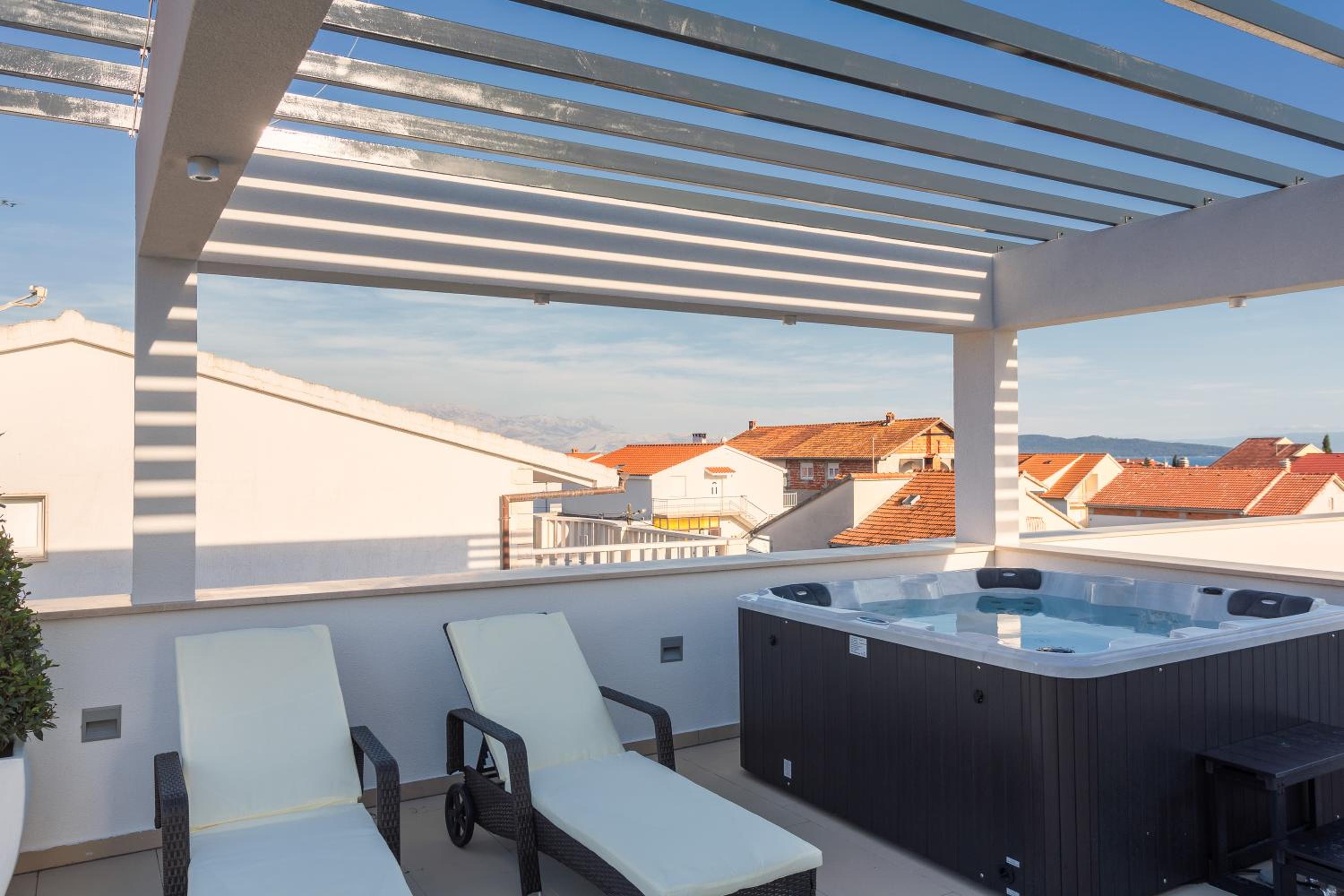 VILLA NICOLINA view 4