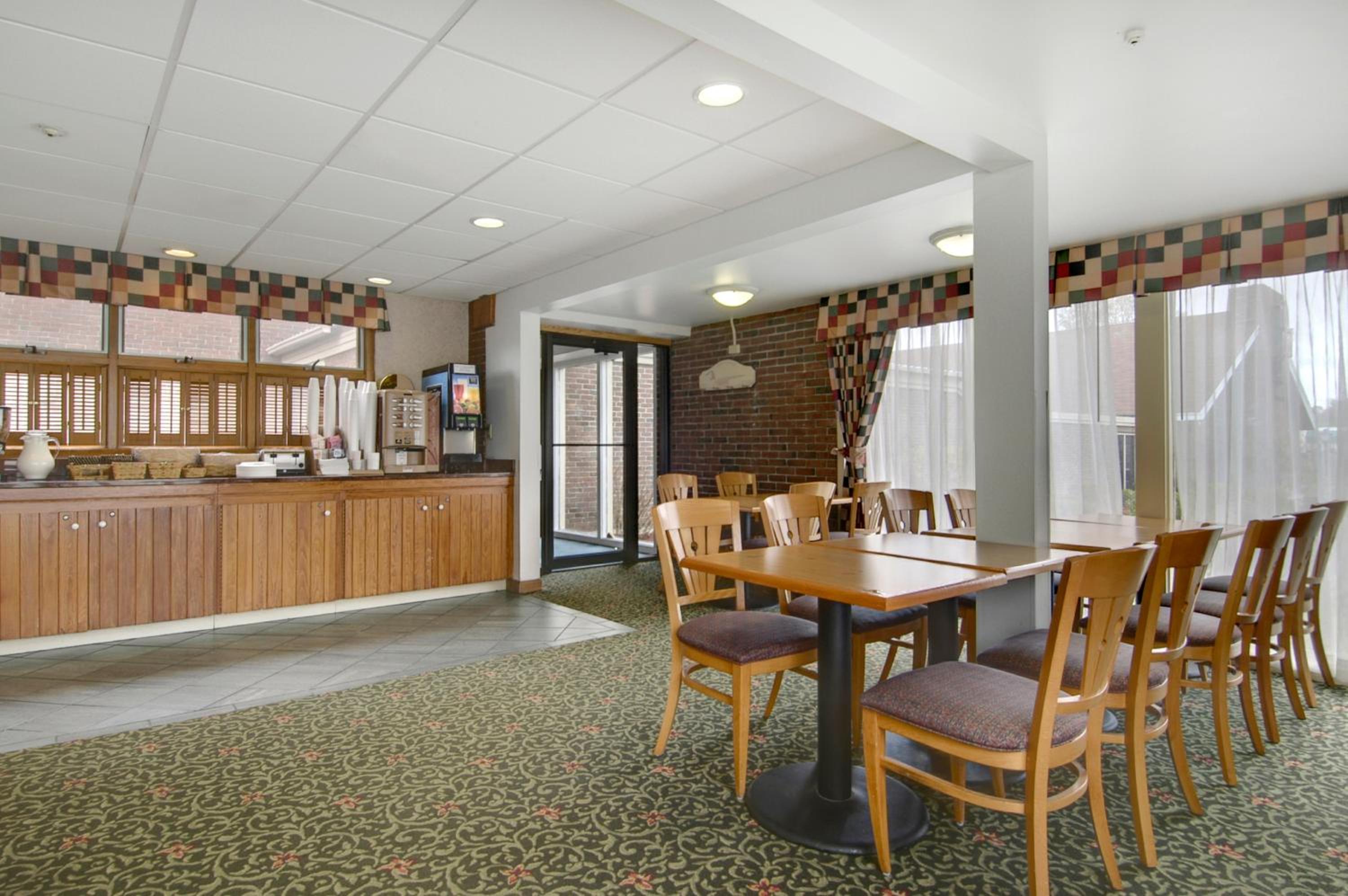 Rutland Vacations - Days Inn by Wyndham Rutland/Killington Area - Property Image 4