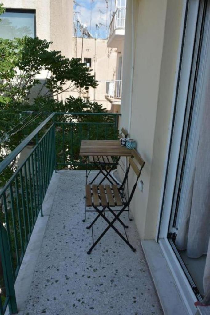 Modern apartment, 5΄ walk from central metro station