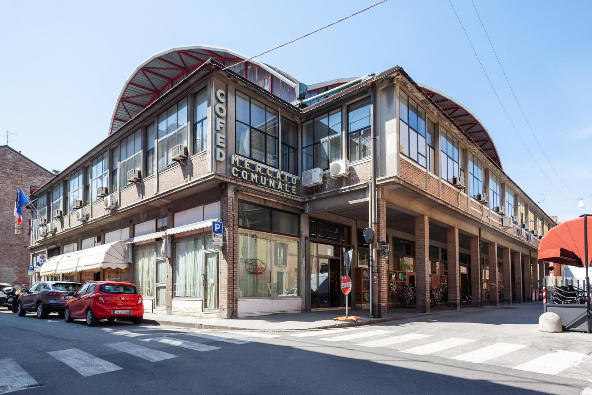 GuestHost - Ferrara Mercato Fancy Studio view 4