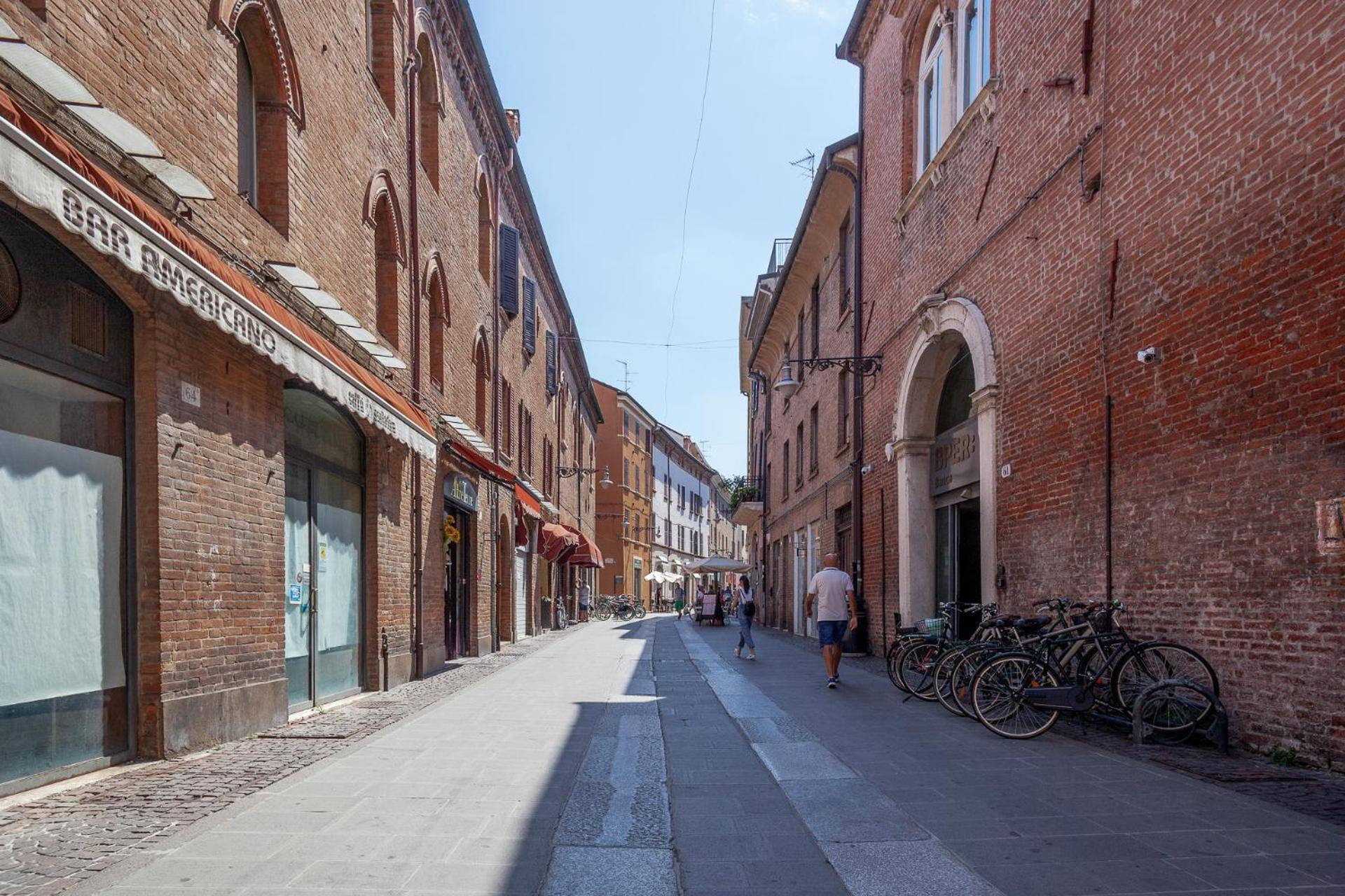 GuestHost - Ferrara Mercato Fancy Studio view 3