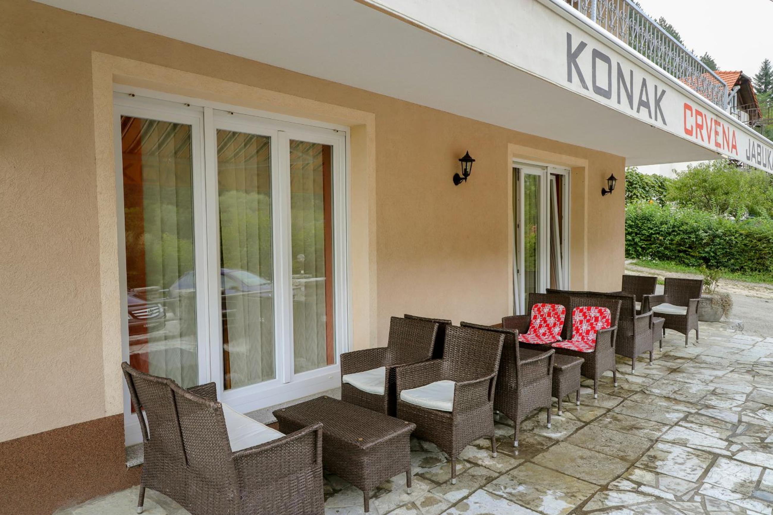 Apartments Crvena Jabuka