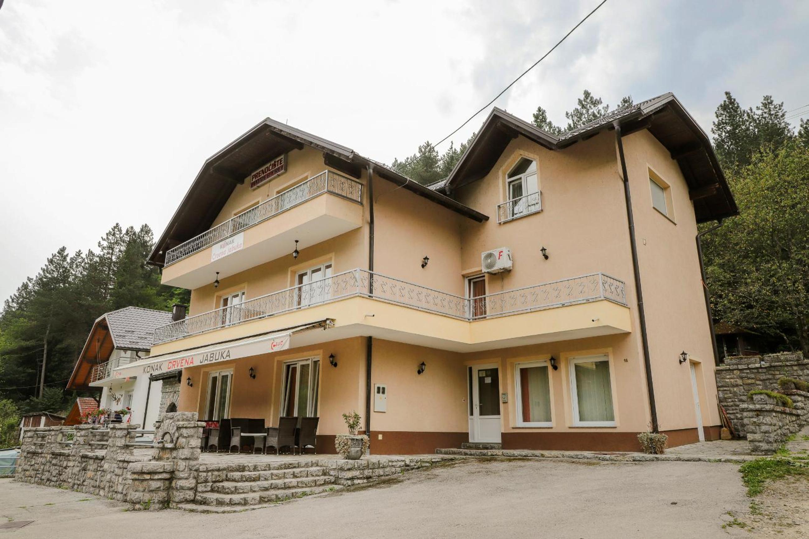Apartments Crvena Jabuka