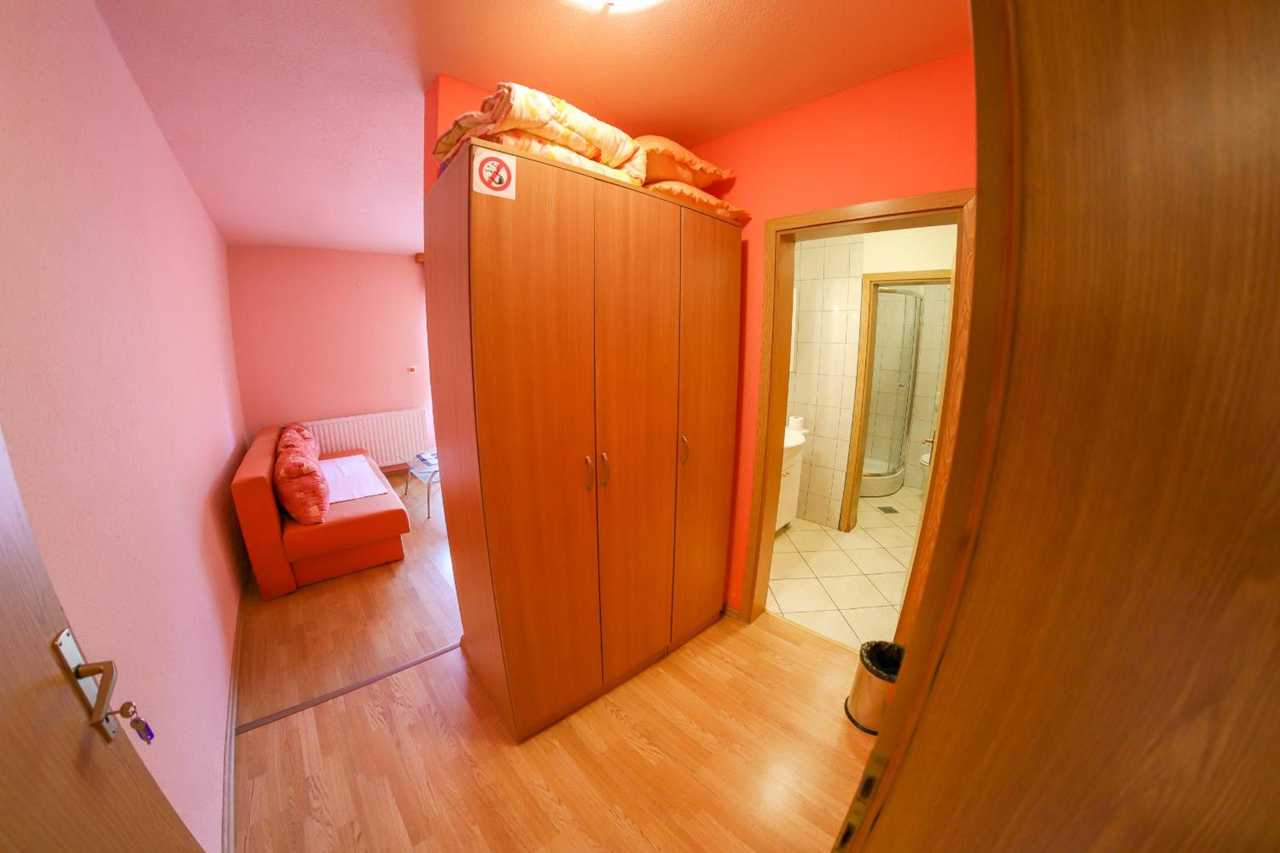 Apartments Crvena Jabuka