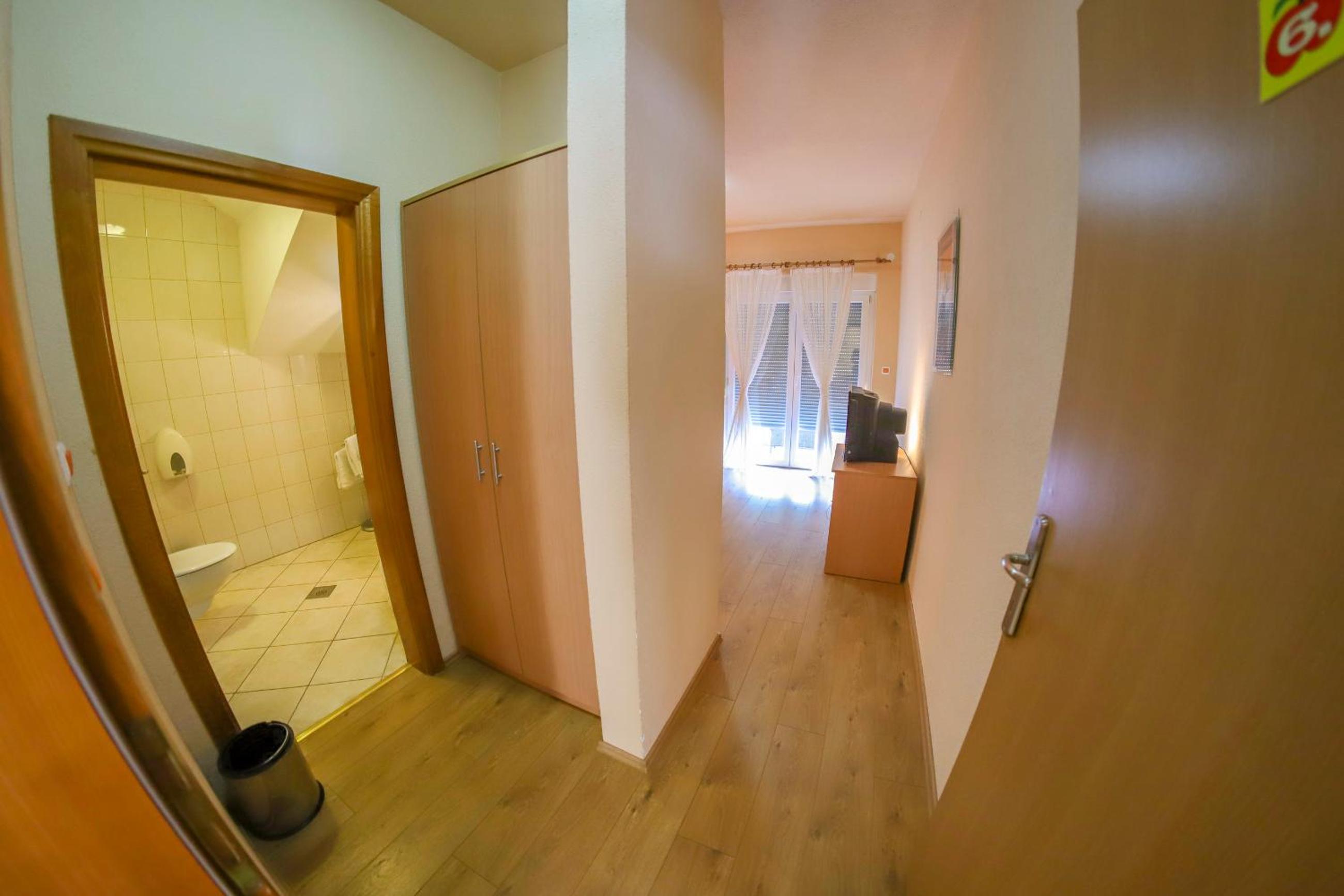 Apartments Crvena Jabuka