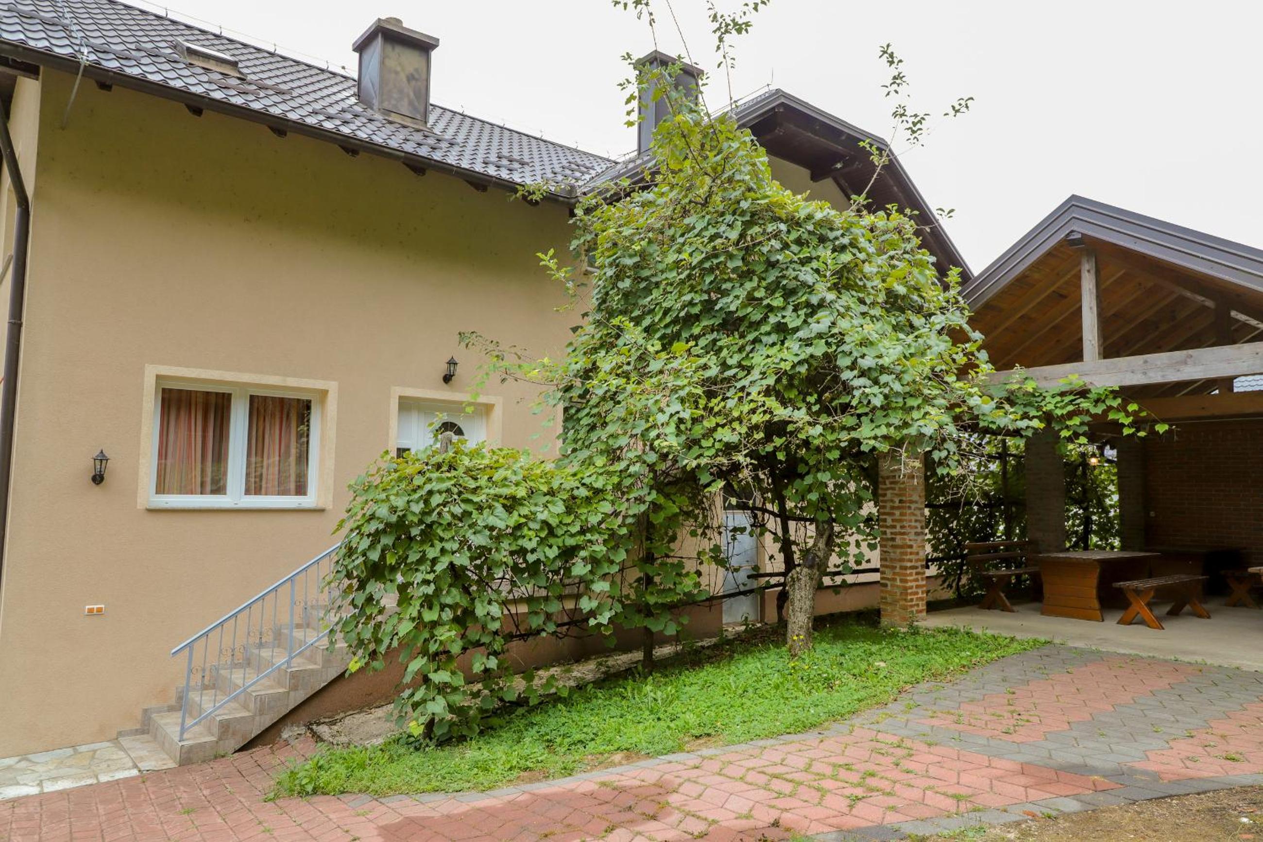 Apartments Crvena Jabuka